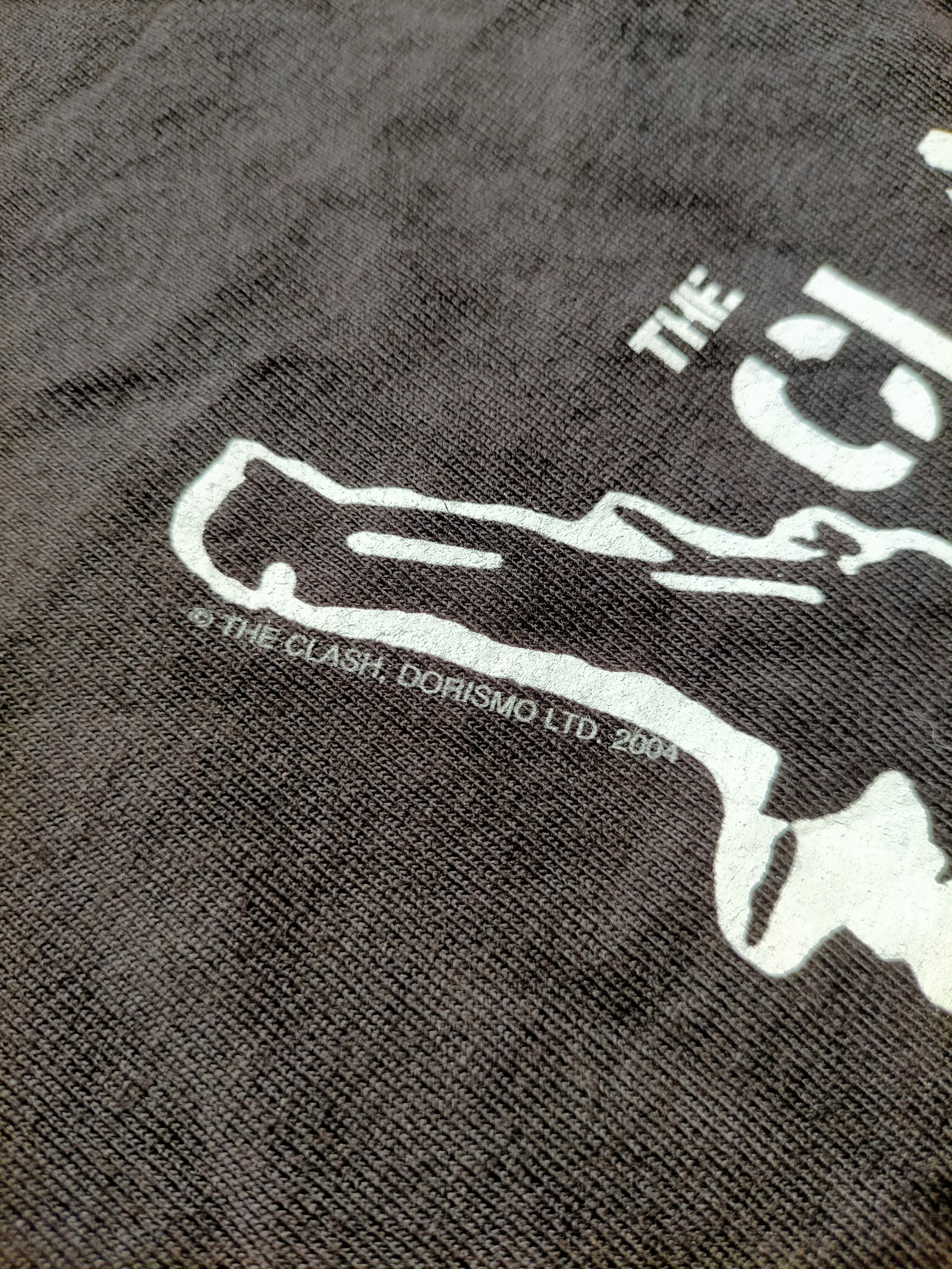 Band Tees × Vintage The Clash 2004 Tour Band tees Black tee Size US L / EU 52-54 / 3 - 6 Thumbnail