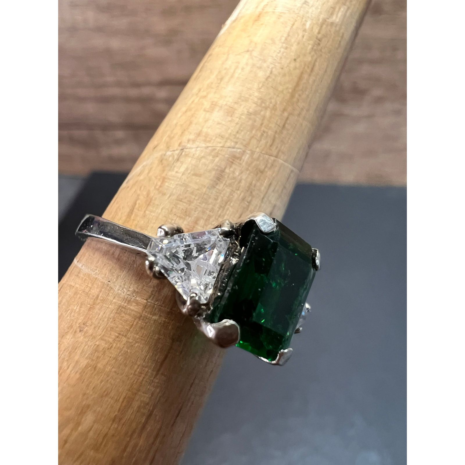 Other Vintage synthetic emerald 925 silver ring size 7 Size ONE SIZE - 11 Thumbnail