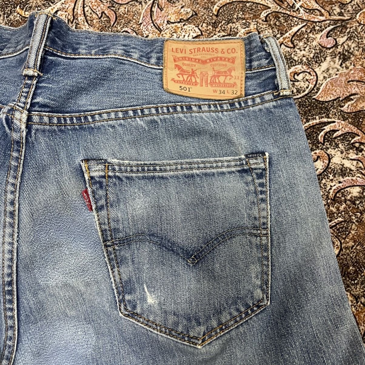 Levi's Vintage Clothing 🔥Vintage Levis 501 Stoned Washed Ripped Distress Dirty Denim Size US 34 / EU 50 - 14 Thumbnail