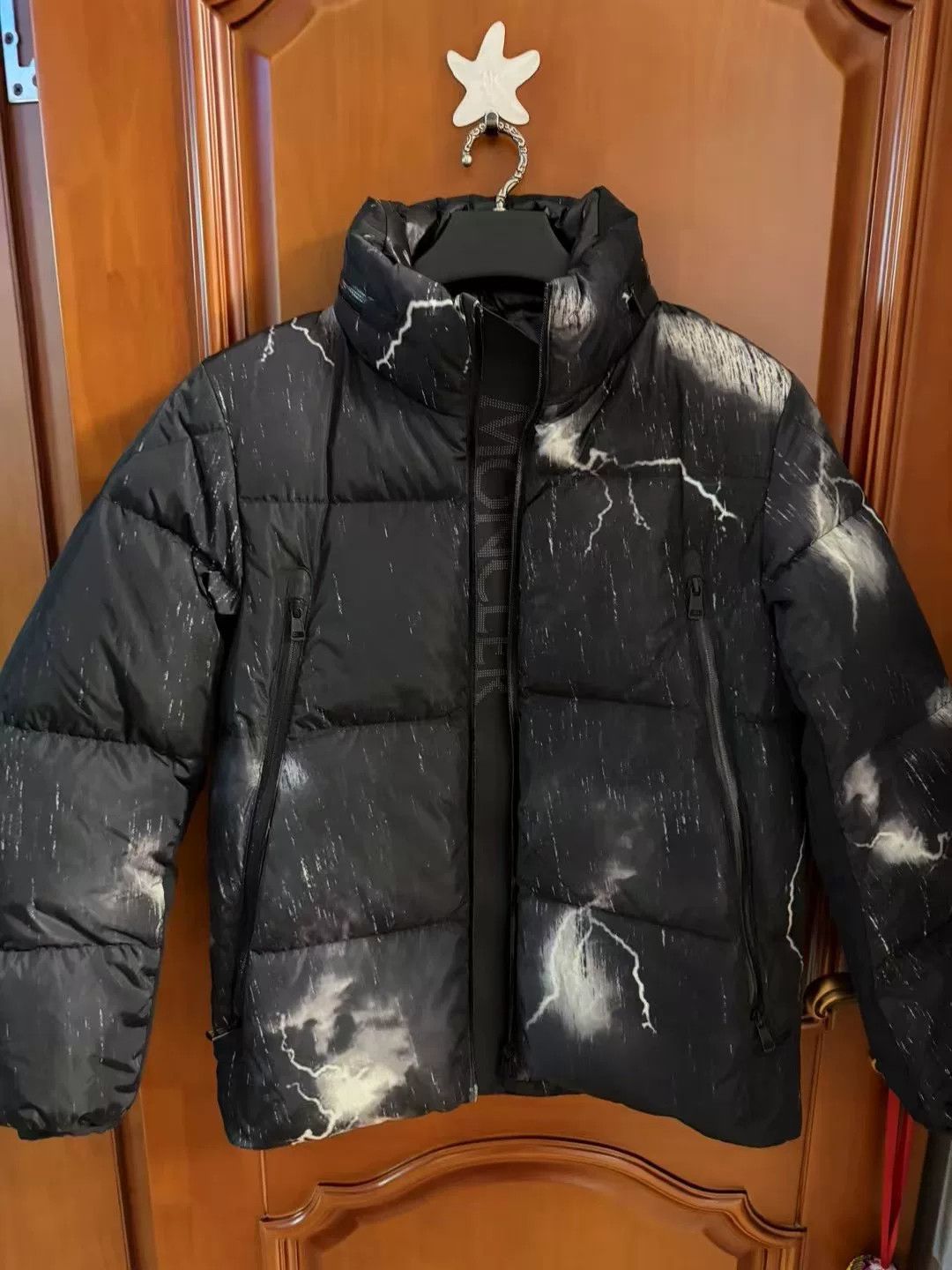 Moncler Moncler Lightning Print Down Jacket Size US S / EU 44-46 / 1 - 1 Thumbnail