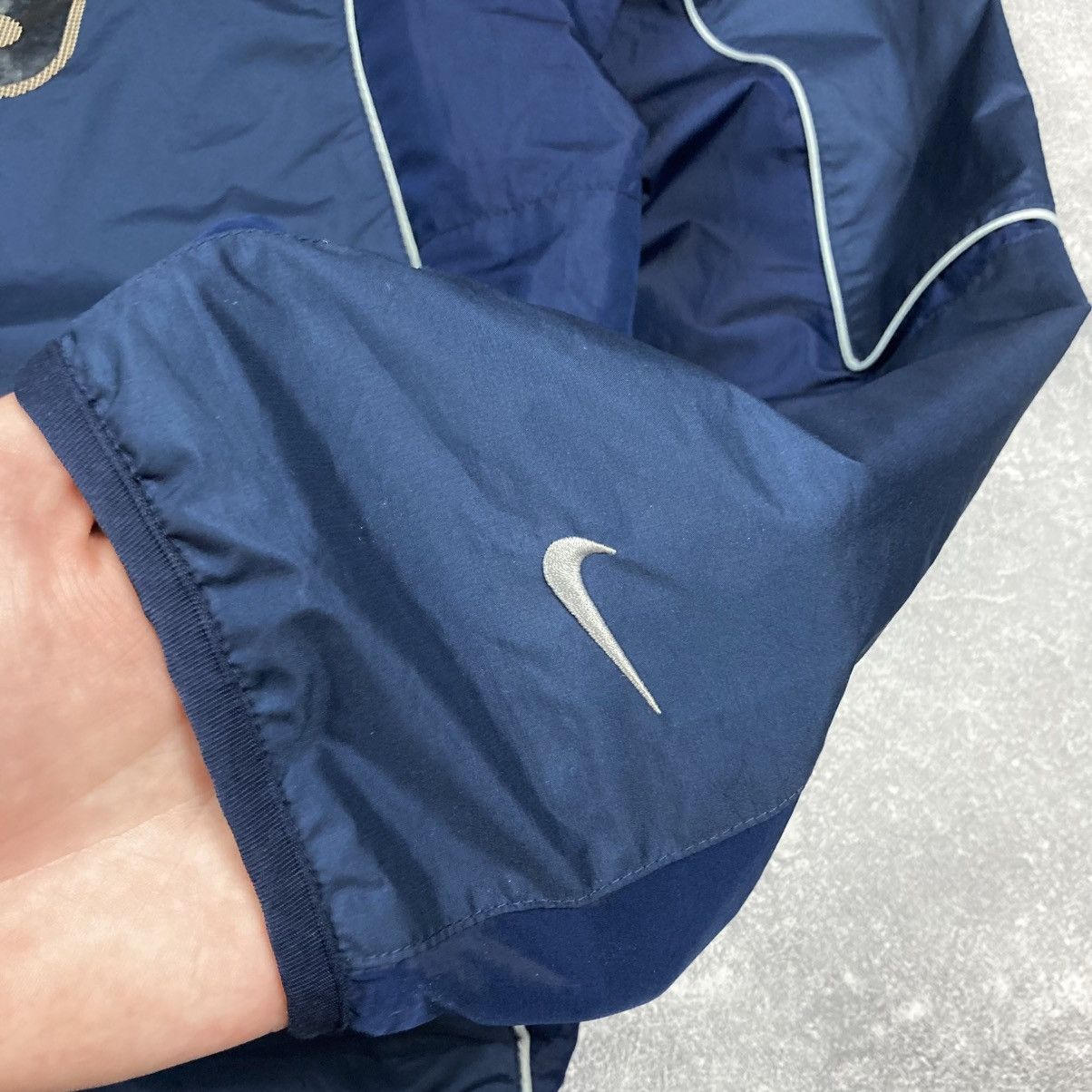 Nike Vintage Nike Shox Big Logo Oversized Nylon Zip Track Jacket Size US M / EU 48-50 / 2 - 5 Thumbnail