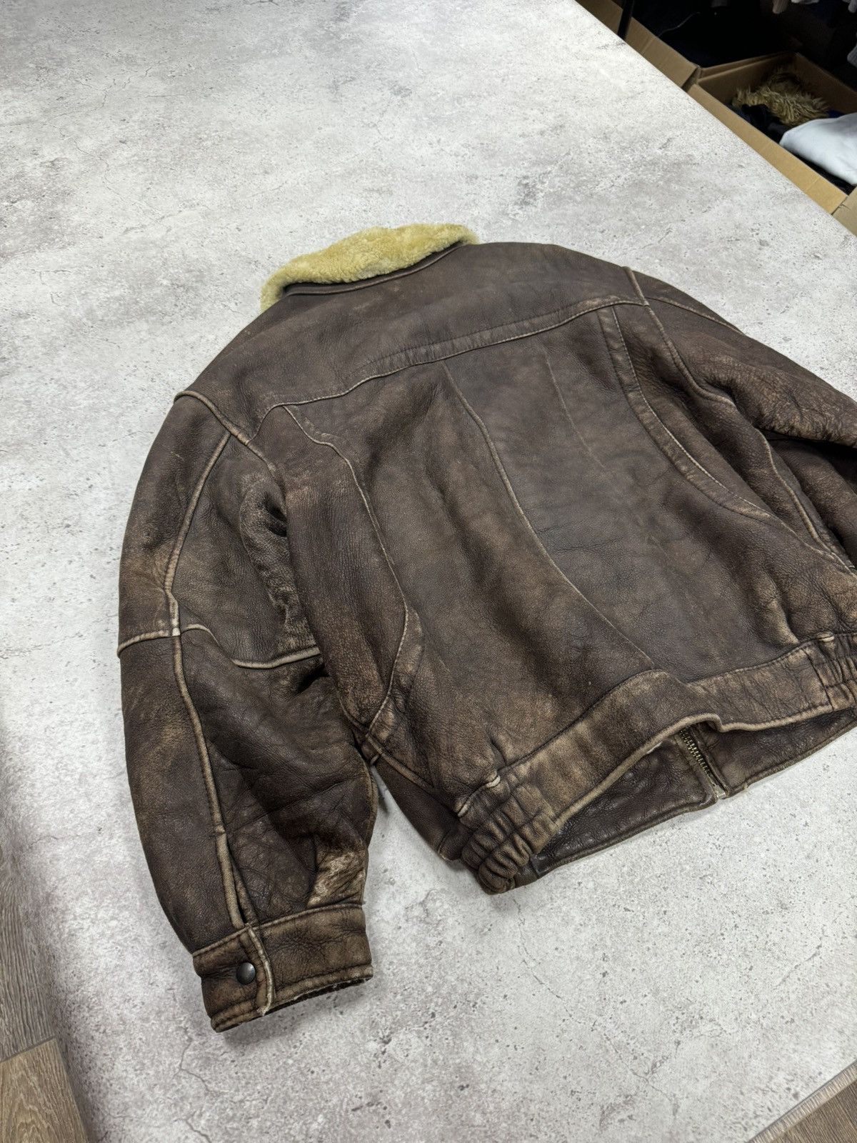 Other Vintage 90s Distressed Shearling Aviator Jacket Avirex Style Size US L / EU 52-54 / 3 - 9 Thumbnail