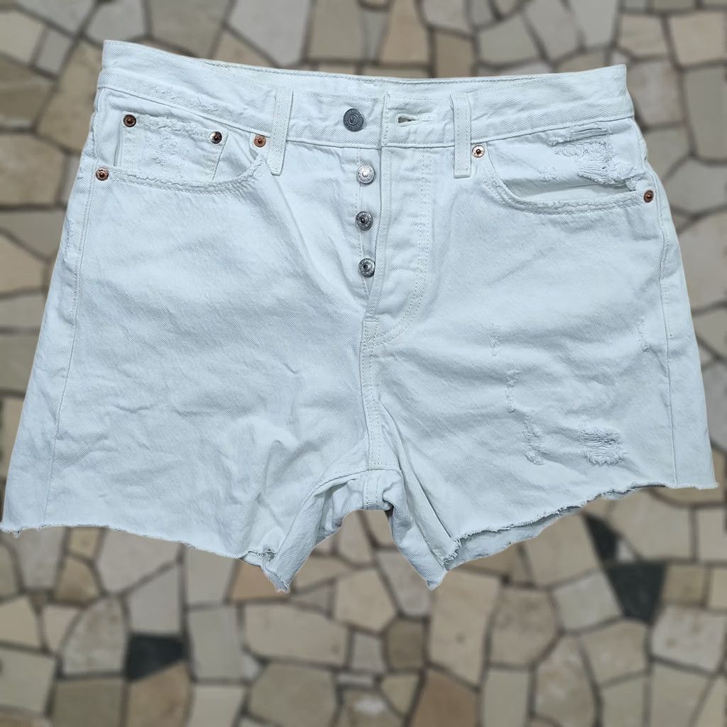 Levi's Levi's 501 Jean Shorts Womens Tag 30 White Raw Hem High Rise Button Fly Casual Size 30" / US 8 / IT 44 - 1 Thumbnail
