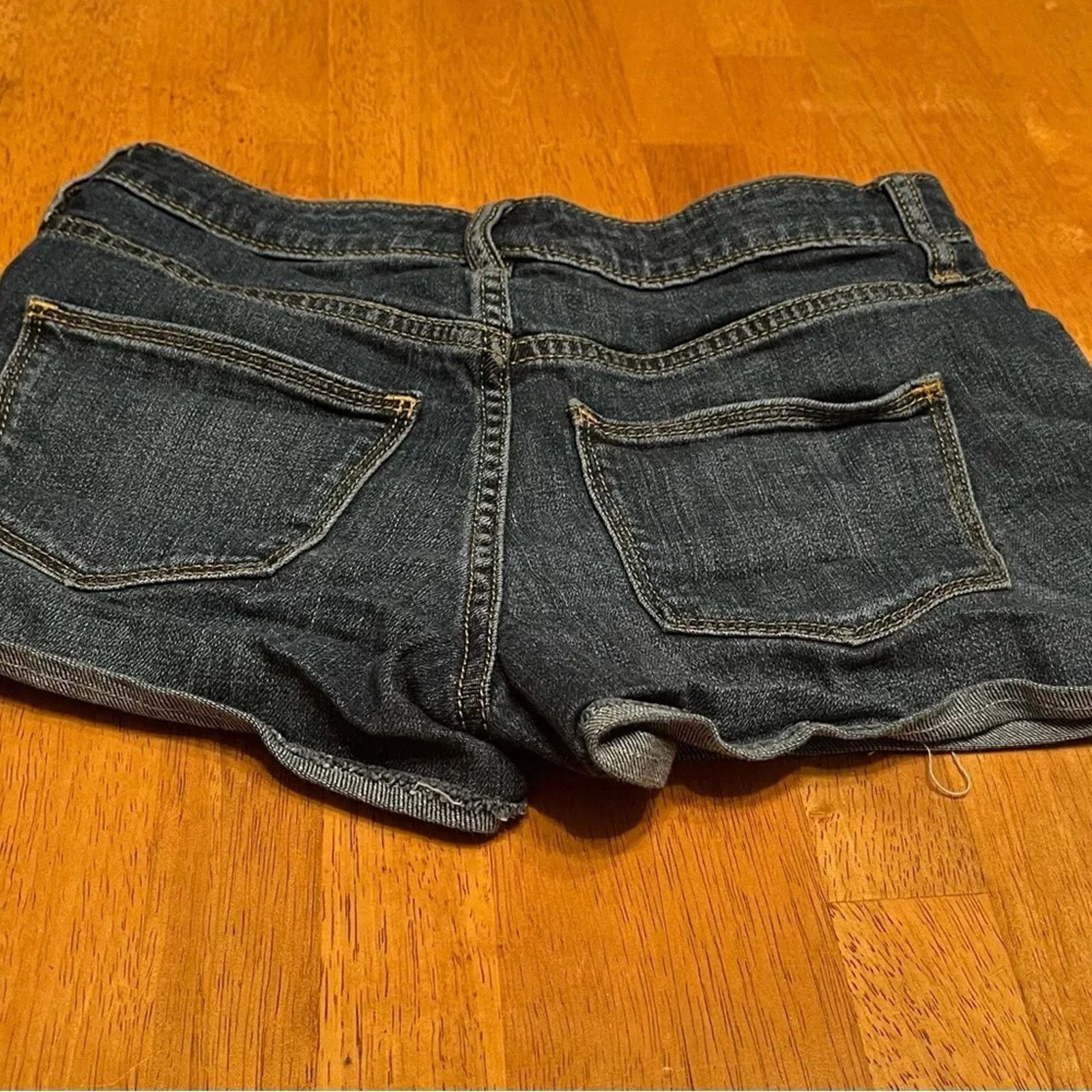 The Unbranded Brand Universal Thread High Rise Shortie cutoff shorts, size 0 Size 25" / US 0 / IT 36 - 2 Thumbnail