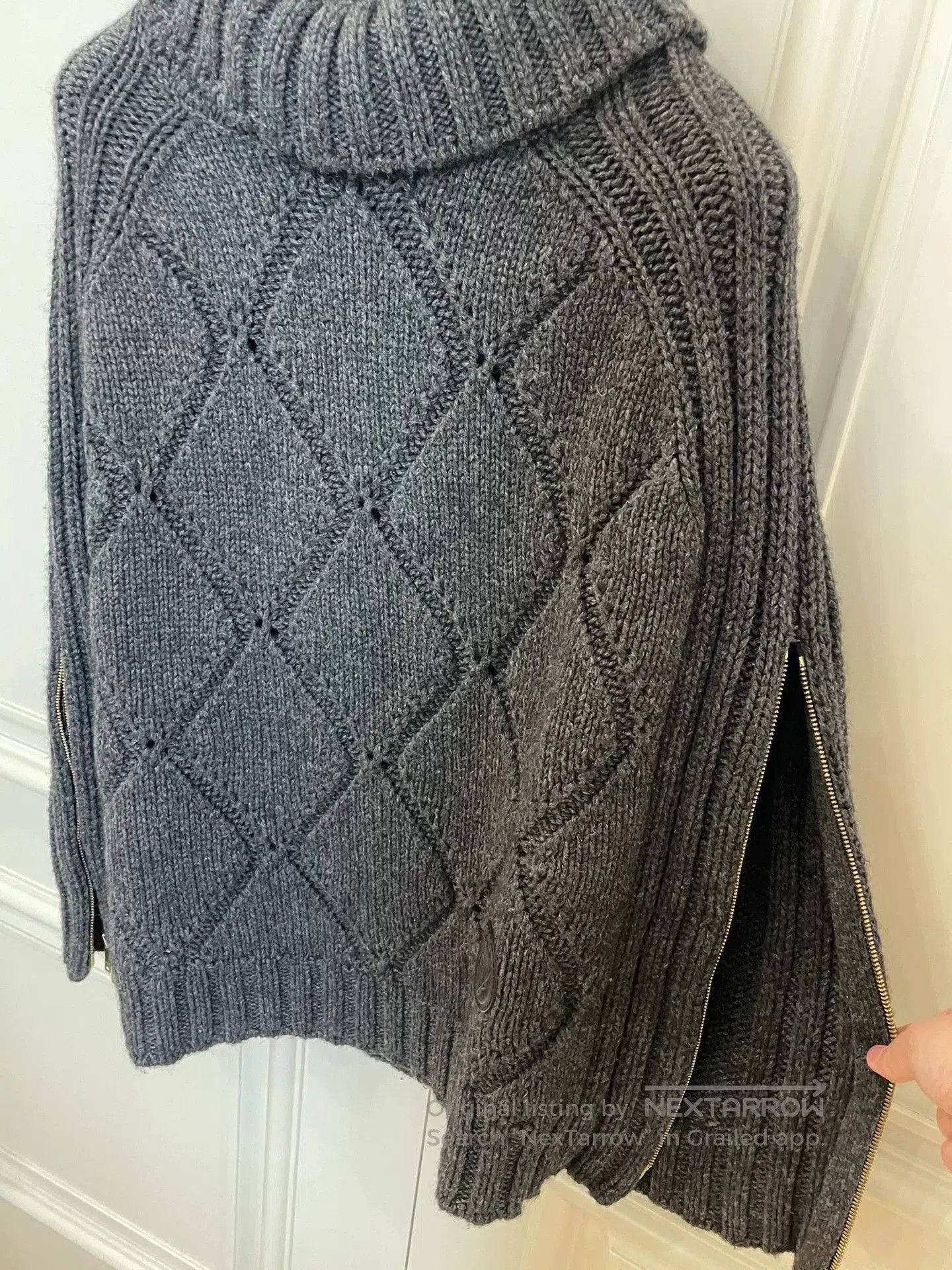 Gucci Gucci Gray Cape Coat Sweater L. Size L / US 10 / IT 46 - 4 Thumbnail