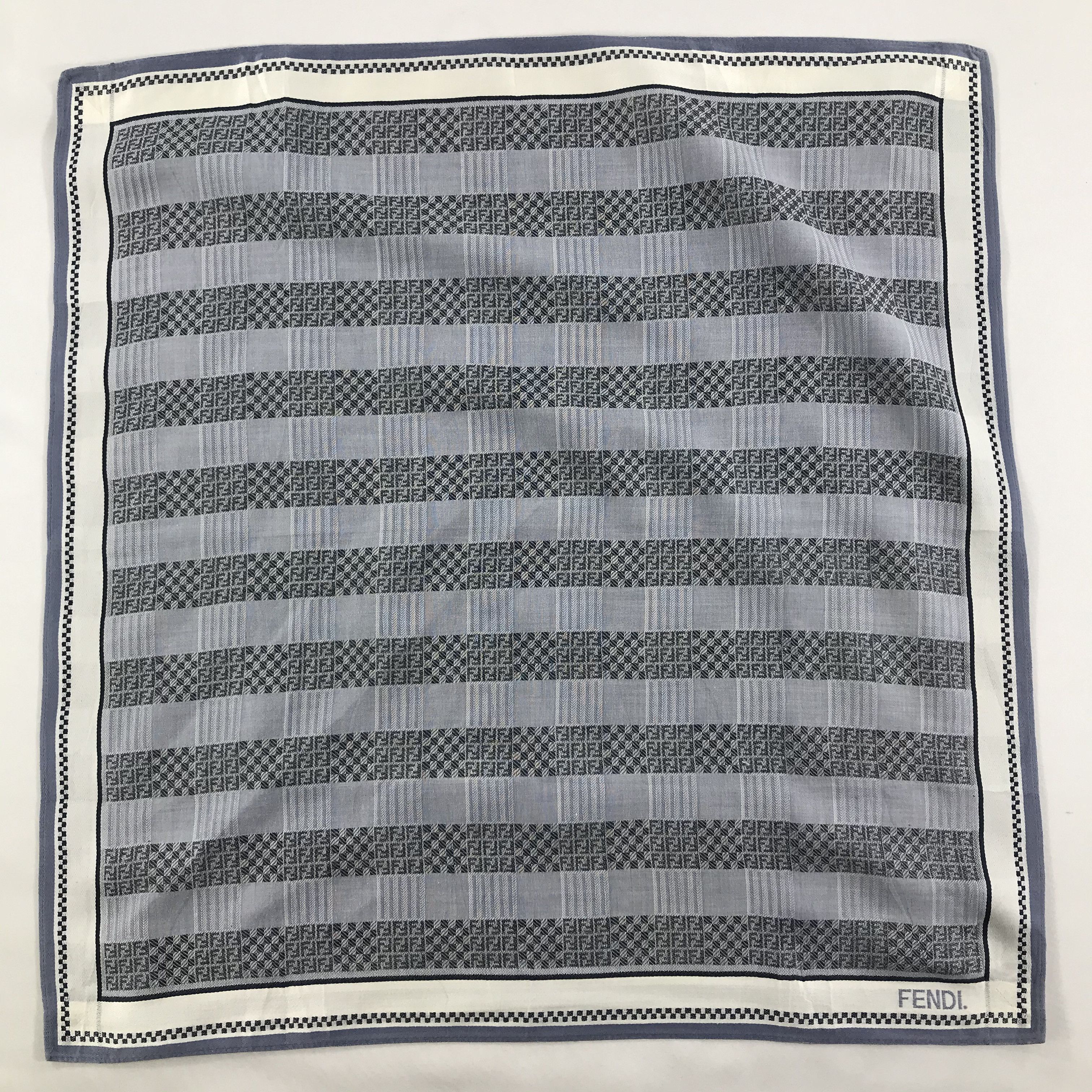Vintage Vintage Bandana / Handkerchief / Neckerchief - S1490 Size ONE SIZE - 1 Thumbnail