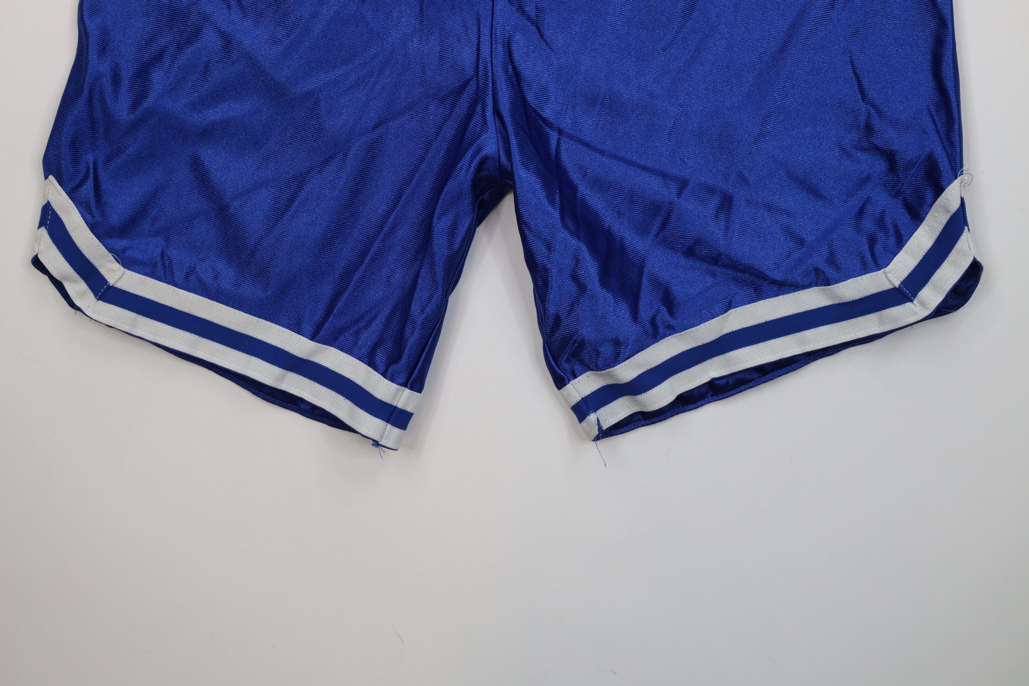 Vintage Vintage 90s Silky Nylon Above Knee Basketball Shorts USA Size US 32 / EU 48 - 4 Thumbnail