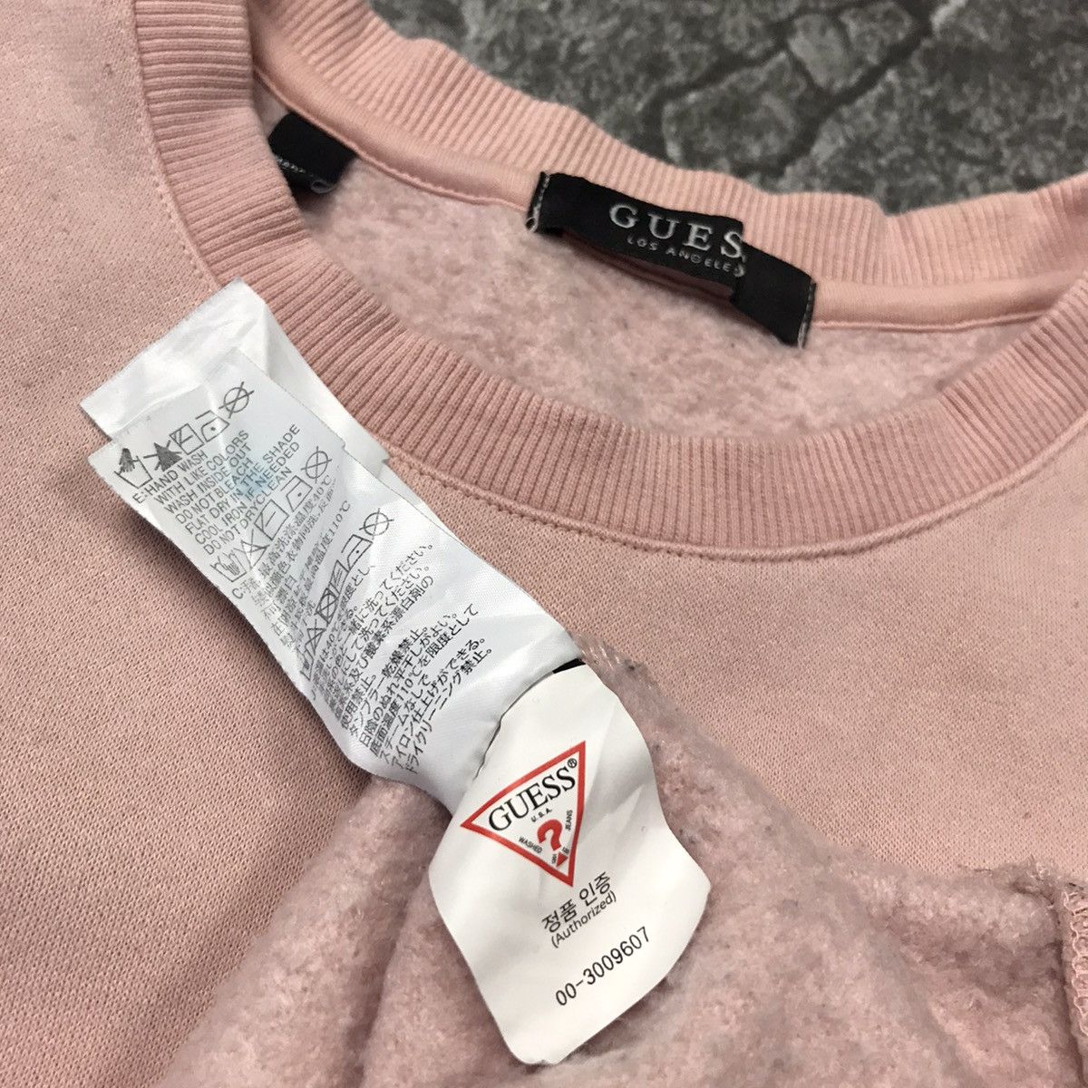 Guess GUESS PINK CREWNECK Size US L / EU 52-54 / 3 - 2 Thumbnail