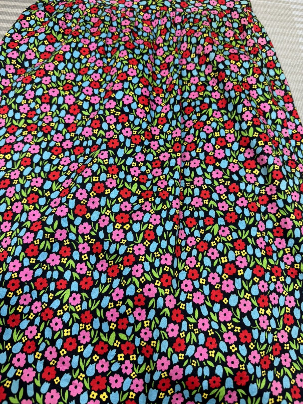 Yves Saint Laurent YvesSaintLaurent Skirt Flora Vibrant Floral Pattern Size 24" / US 00 / IT 34 - 5 Thumbnail