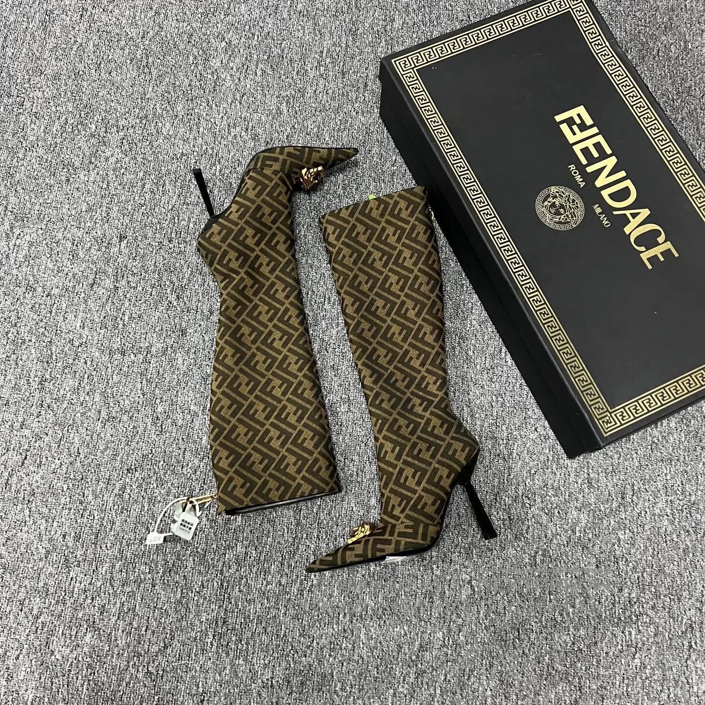 Fendi FENDI Colorful crystal diamond Golden belt| Size ONE SIZE - 2 Thumbnail