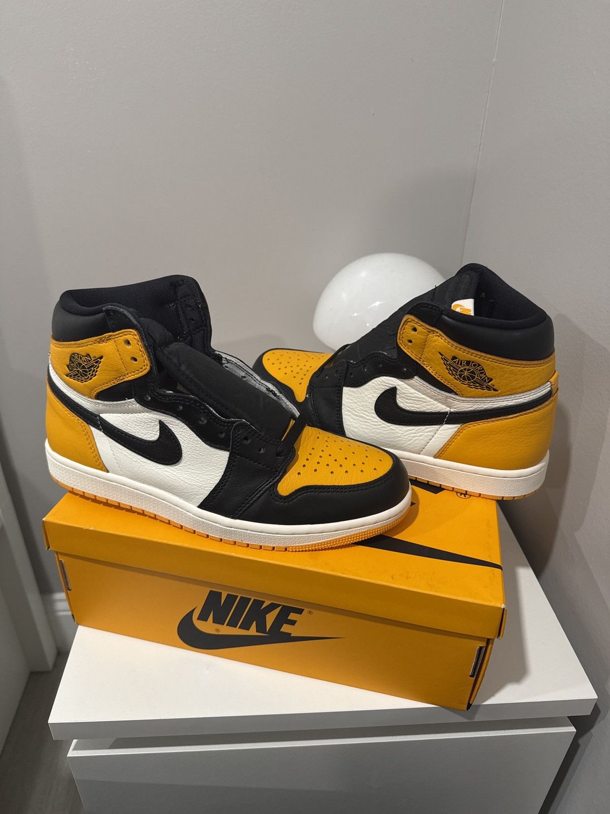 Jordan Brand Jordan 1 Yellow Toe Size US 8.5 / EU 41-42 - 1 Thumbnail