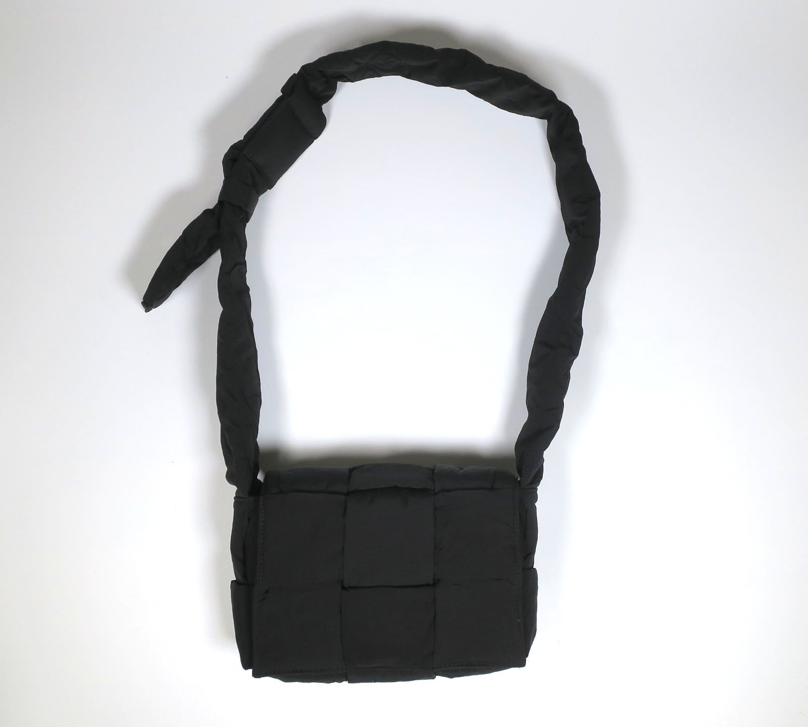 Bottega Veneta Bottega Veneta 'Small' Tech Cassette Cross Body Bag. Size ONE SIZE - 1 Thumbnail