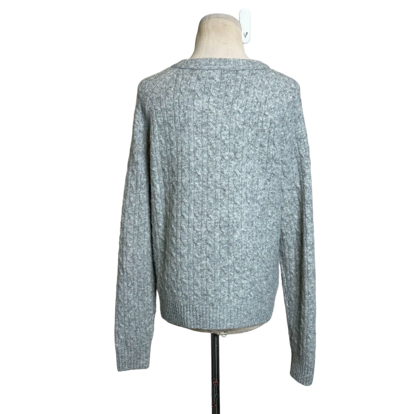 J.Crew J. Crew gray crew neck sweater size S Size S / US 4 / IT 40 - 8 Thumbnail