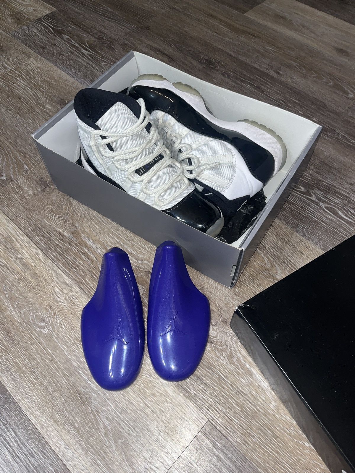 Jordan Brand Air Jordan Retro 11 Concords 10M OG ALL Size US 10 / EU 43 - 1 Thumbnail
