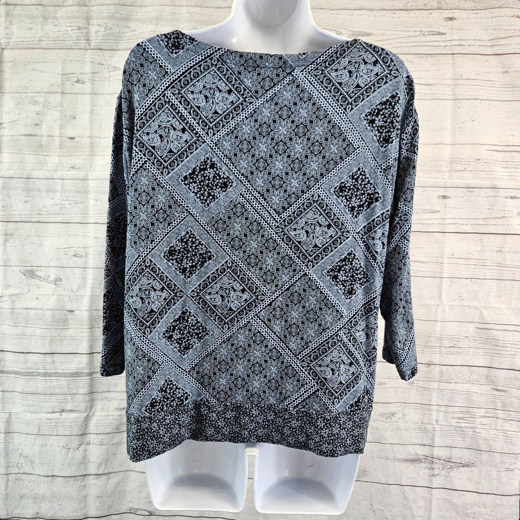 J. Jill J Jill Wearever Collection Womens Top Blouse 3/4 Sleeve Medium Blue Paisley Pattern Size M / US 6-8 / IT 42-44 - 4 Thumbnail