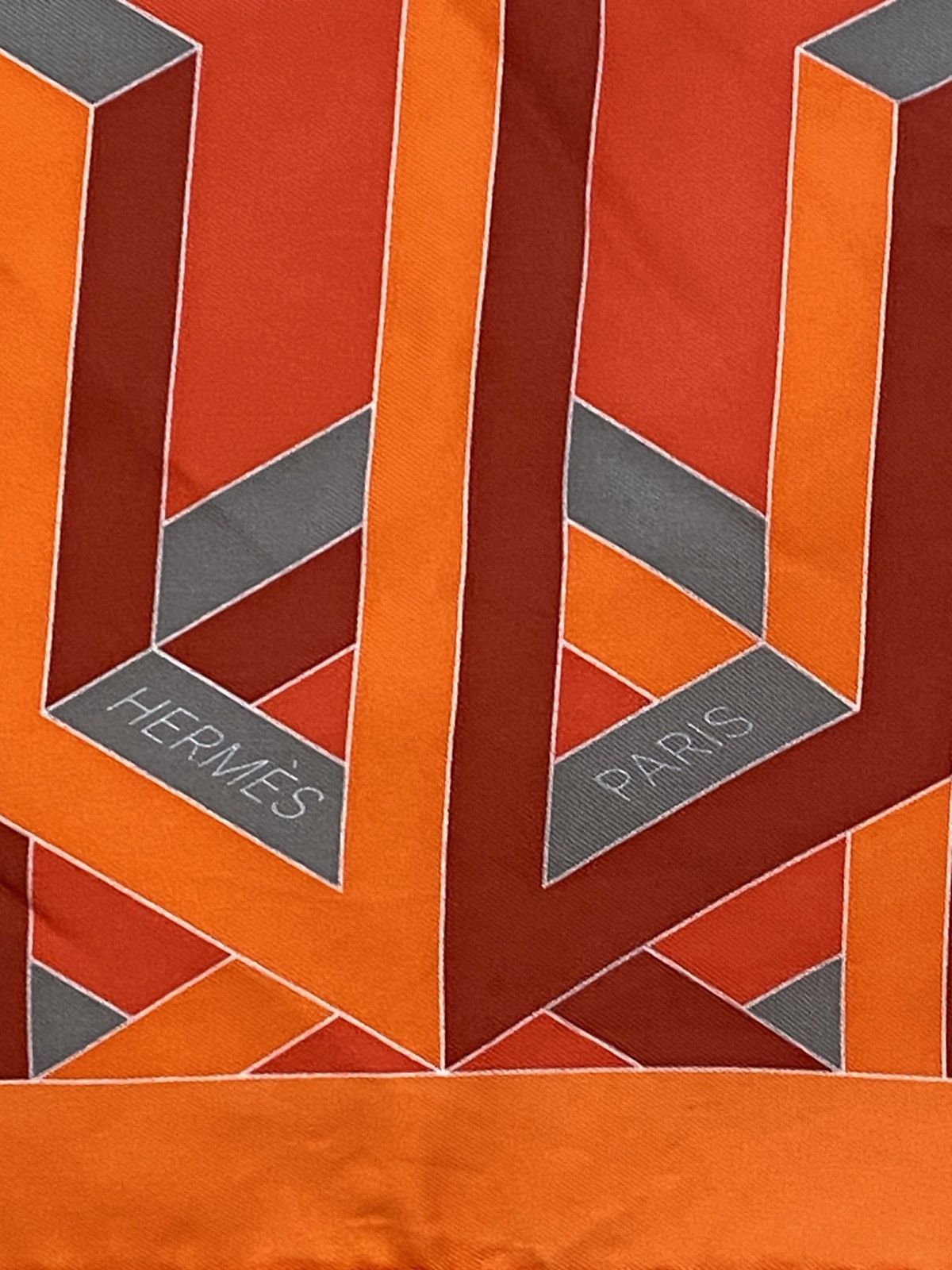 Hermes HERMES' Paris Carre "cube" 90 scarf Size ONE SIZE - 1 Thumbnail