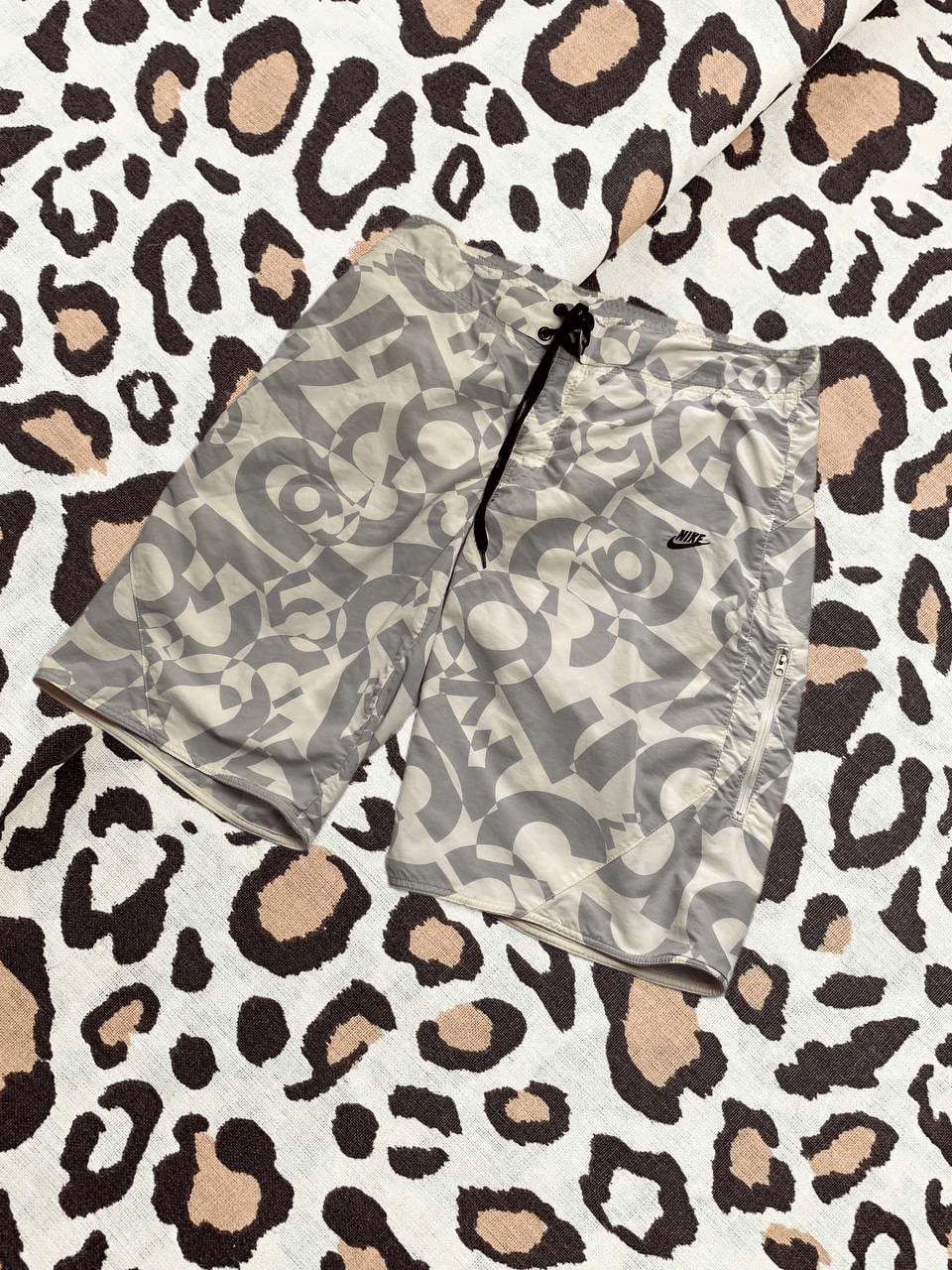 Nike Nike Shorts Size US 33 - 1 Thumbnail