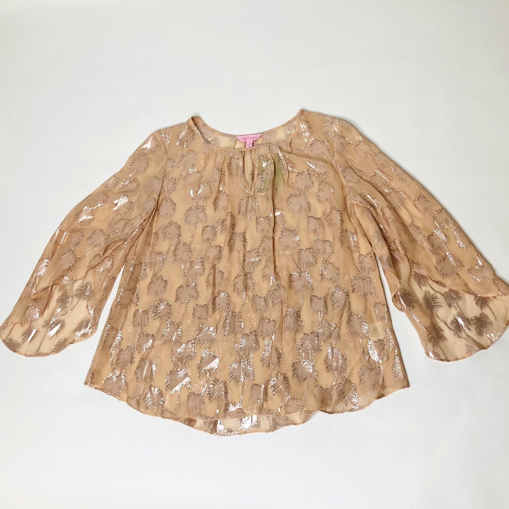 Lilly Pulitzer Lilly Pulitzer Blouse Size S Silk Beccer Peachy Pink & Shiny Metallic Palm Trees Short Flutter Sleeve Womens Size S / US 4 / IT 40 - 2 Thumbnail