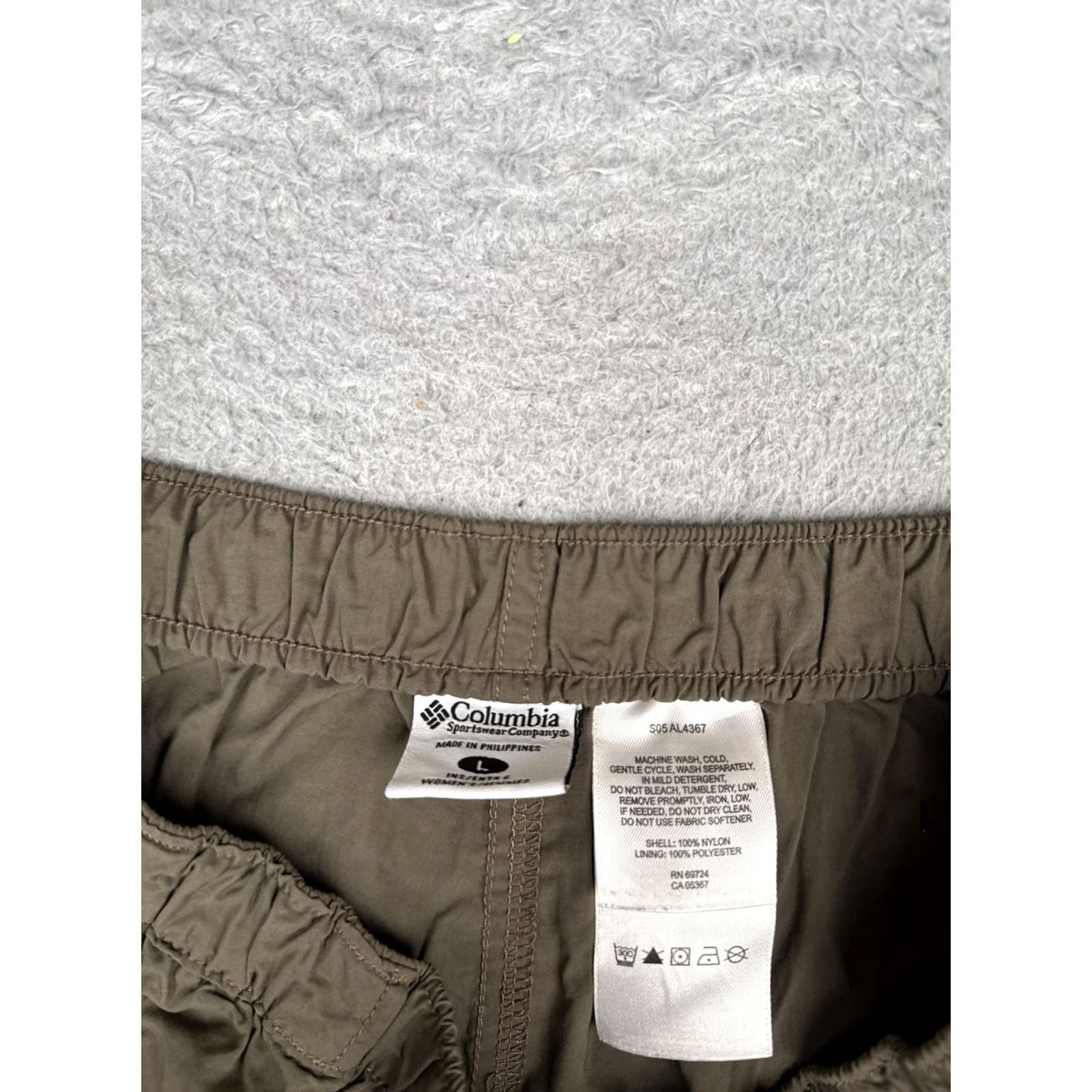 Vintage Columbia Shorts Womens Large Green Hiking 6 Inseam Elastic Waist Cargo Pockets Size 36" / US 14 / IT 50 - 6 Thumbnail