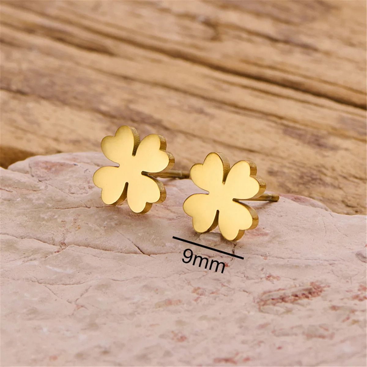 Jewelry Cover Leaf Mini Stud Earrings Charm Earring Gift Size ONE SIZE - 3 Thumbnail