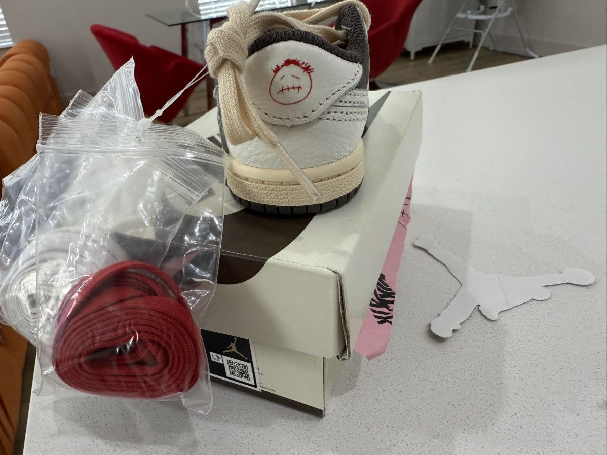 Jordan Brand × Travis Scott Jordan 1 Low OG SP (TD) Size US 5 / EU 37 - 1 Thumbnail