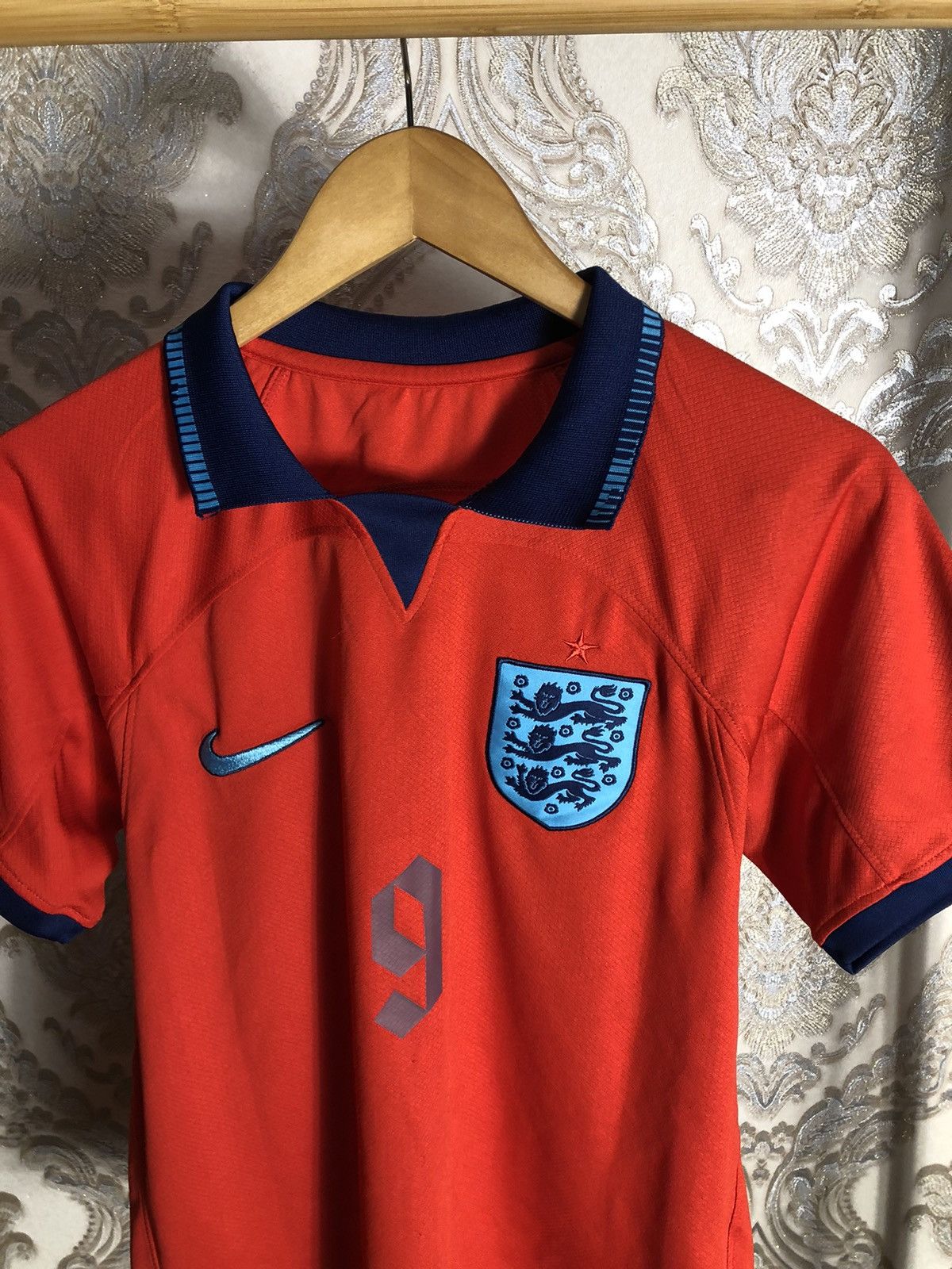 Nike VINTAGE NIKE ENGLAND SOCCER JERSEY BAYERN RETRO BLOKE Y2K Size US S / EU 44-46 / 1 - 4 Thumbnail
