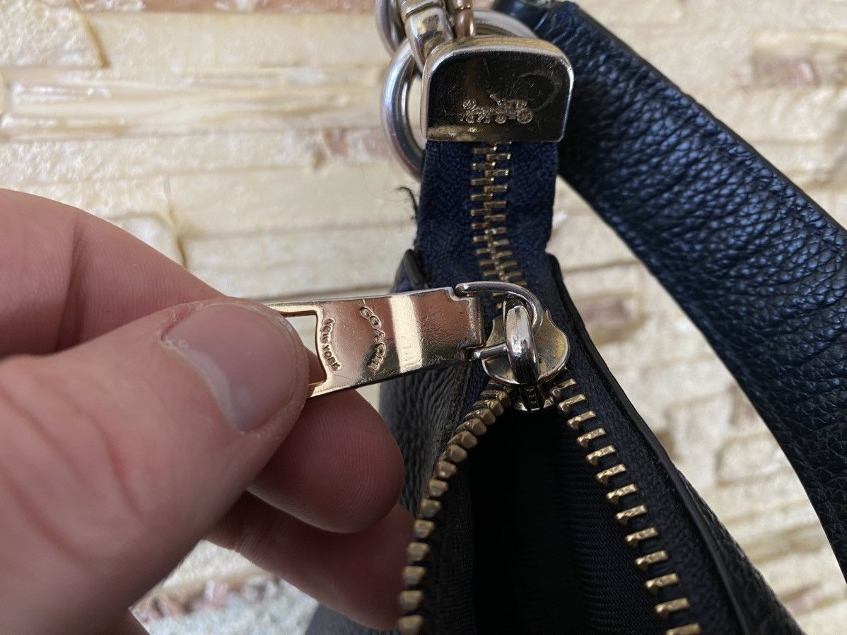 Coach Coach Navy Leather Shoulder Crossbody Golden Logo Bag Size ONE SIZE - 10 Thumbnail
