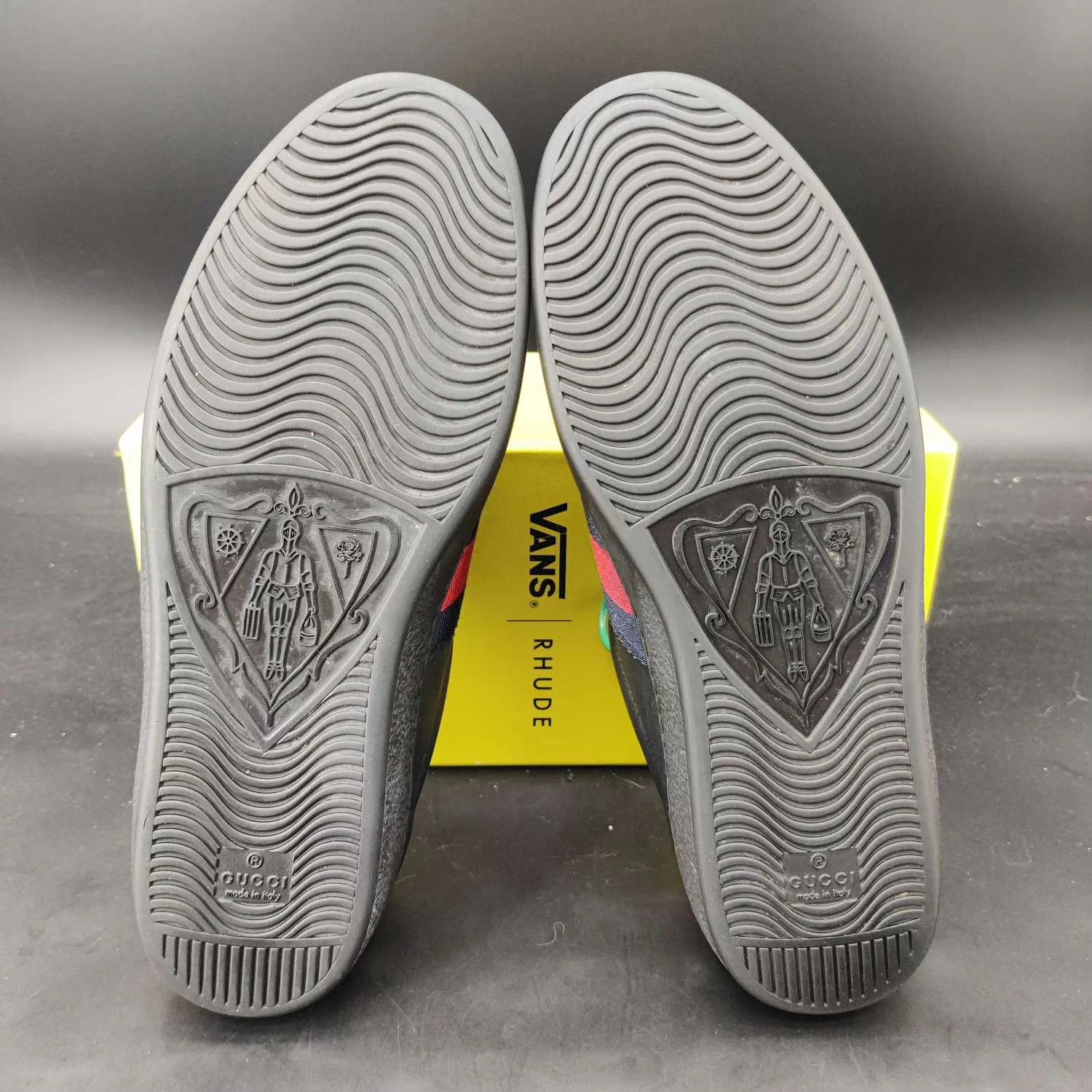 Gucci Gucci Ace Black Embroidered Bee 9.5 Like New Size US 9.5 / EU 42-43 - 5 Thumbnail