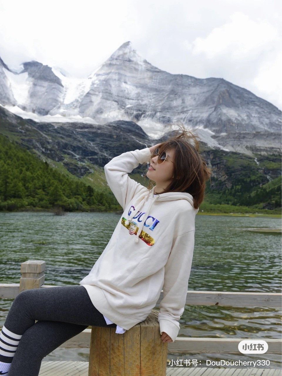 Gucci Gucci beige belt sequin hoodie sweatshirt 2501-Nextarrow Size US XS / EU 42 / 0 - 5 Thumbnail