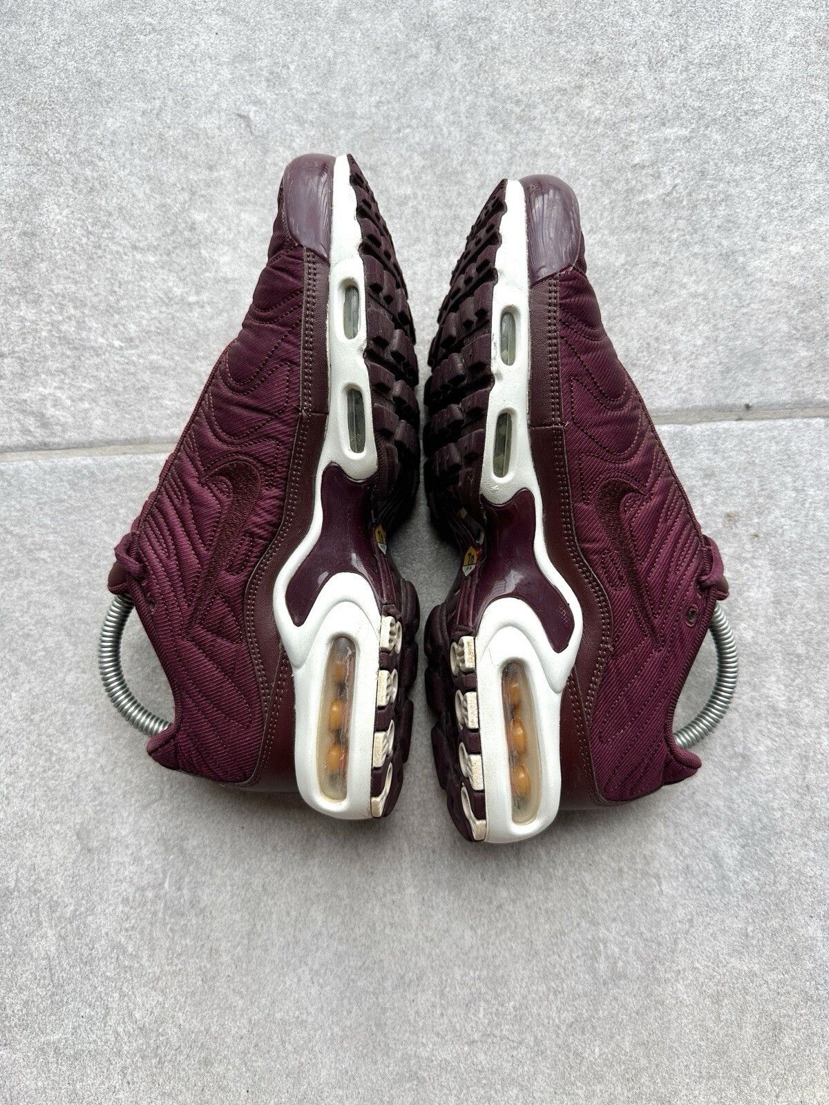 Nike Womens AIR MAX PLUS SE Metallic Mahogany Trainers Size US 7.5 / IT 37.5 - 4 Thumbnail
