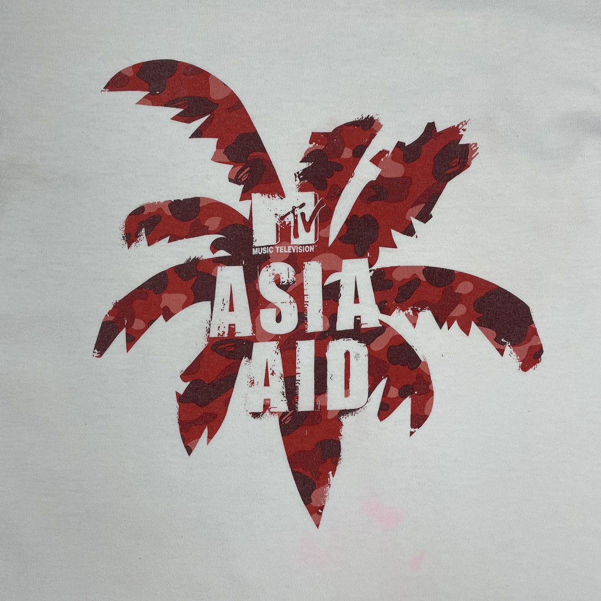 Bape Vintage Bape Mtv Asia Aid T-shirt Size US S / EU 44-46 / 1 - 6 Thumbnail