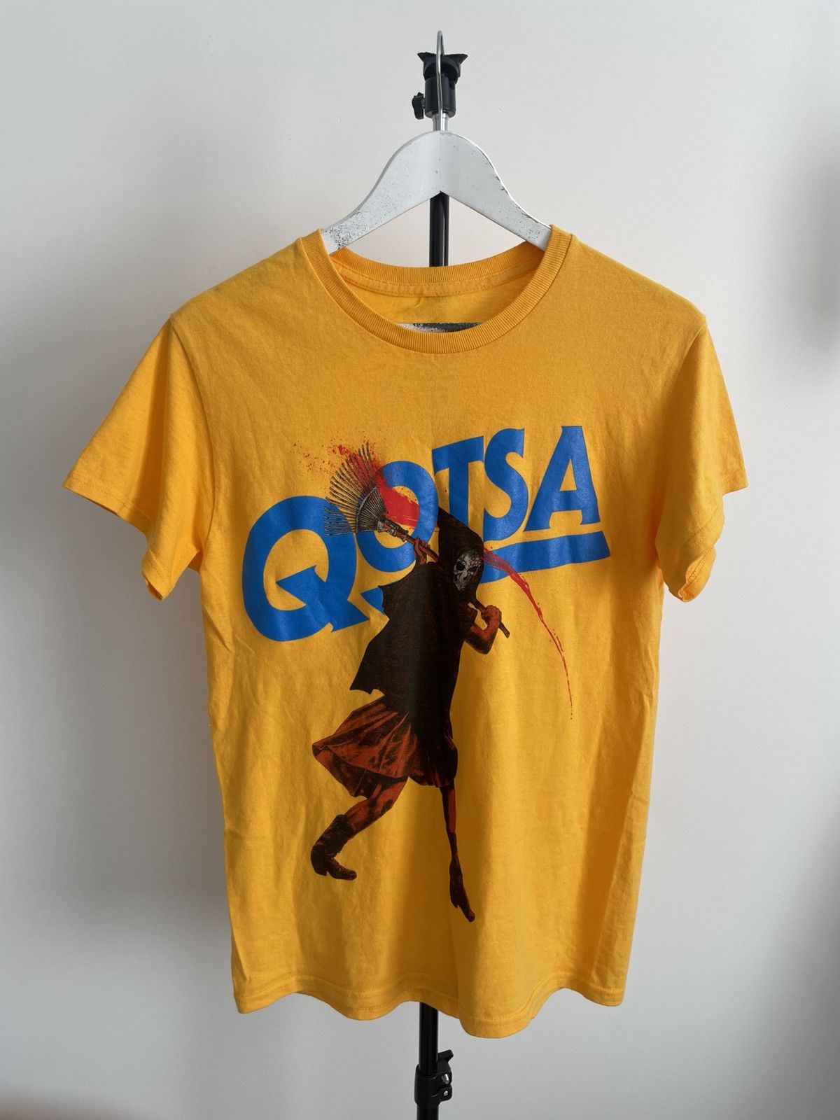 Band Tees Queens of the Stone Age Golden Rake Guy T-Shirt Band Size US S / EU 44-46 / 1 - 1 Thumbnail