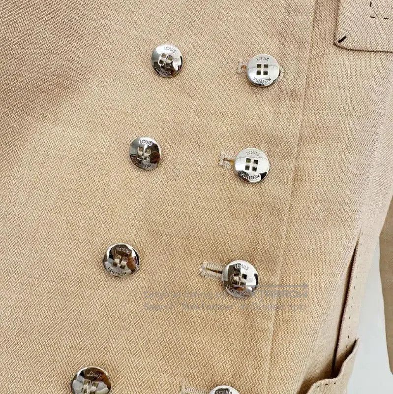 Louis Vuitton Louis Vuitton Beige Women's Coat XS Size . Size XS / US 0-2 / IT 36-38 - 2 Thumbnail