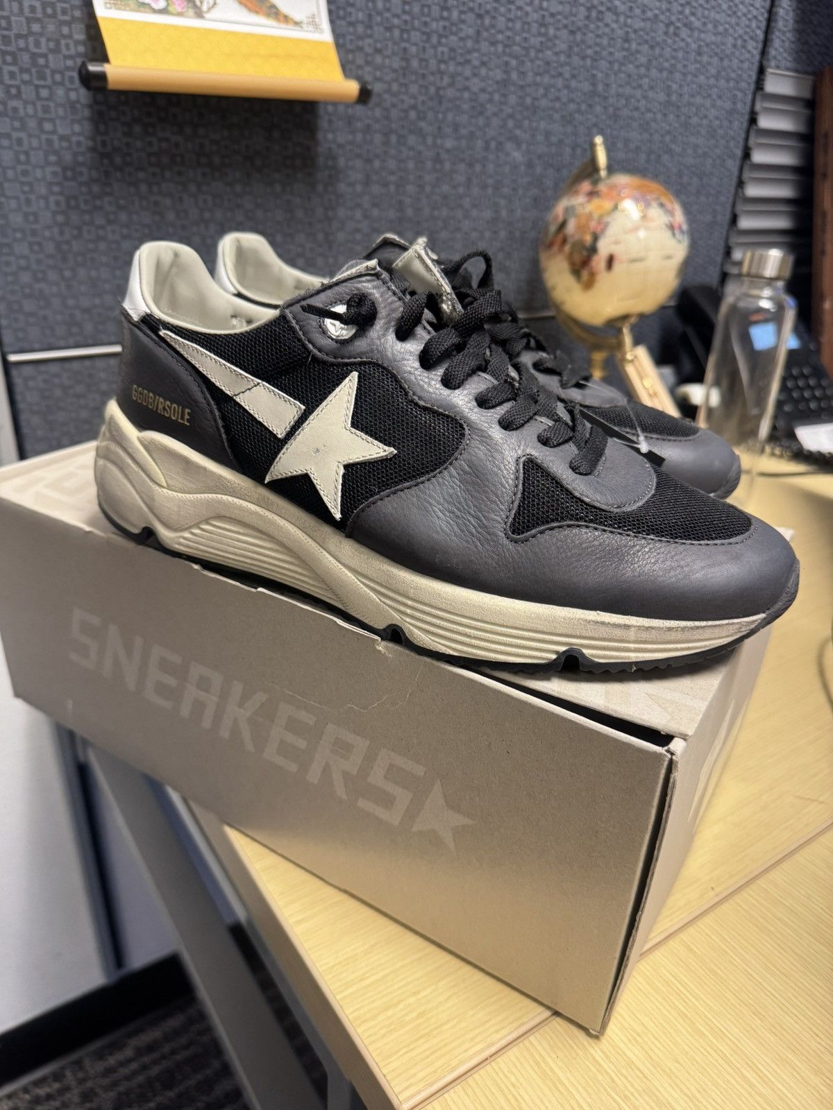 Golden Goose Golden Goose Deluxe Brand Running Sole Lace-Up Sneaker Size US 9 / EU 42 - 1 Thumbnail