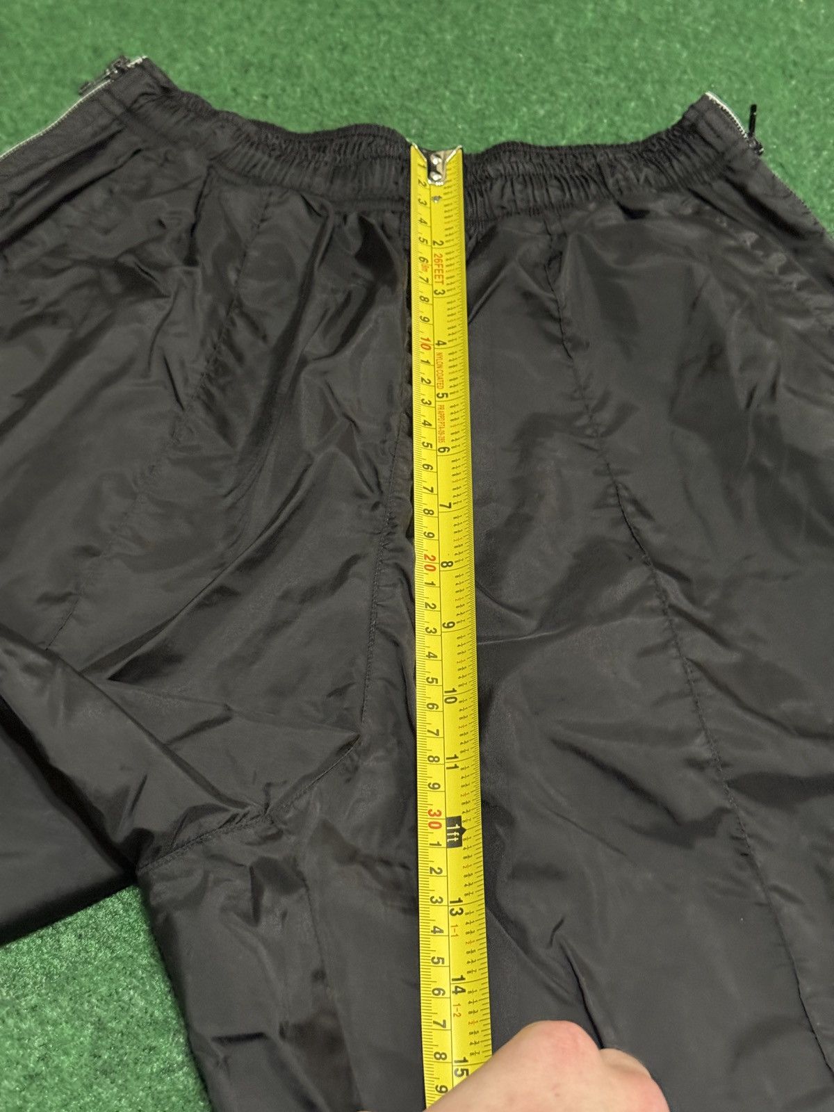 Nike Nike Nylon Jogger Vintage 90s 24x30 Drawstring L Sweatpants Size 24" / US 00 / IT 34 - 12 Thumbnail