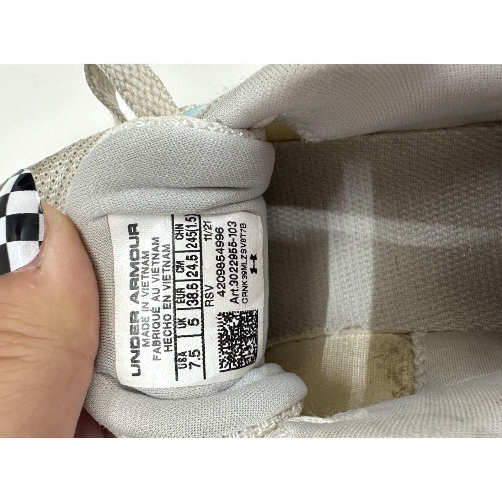 Under Armour Under Armour Womens Sneakers Size 7.5 Essential White 3022955-103 Size US 8 / IT 38 - 3 Thumbnail