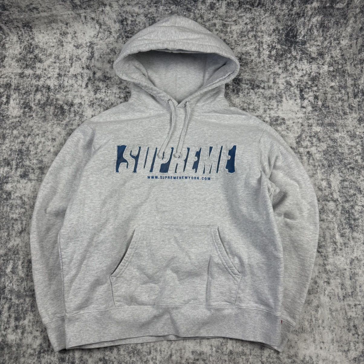 Supreme Supreme Reflective Cutout Logo ‘Gray’ Hoodie Size US M / EU 48-50 / 2 - 1 Thumbnail