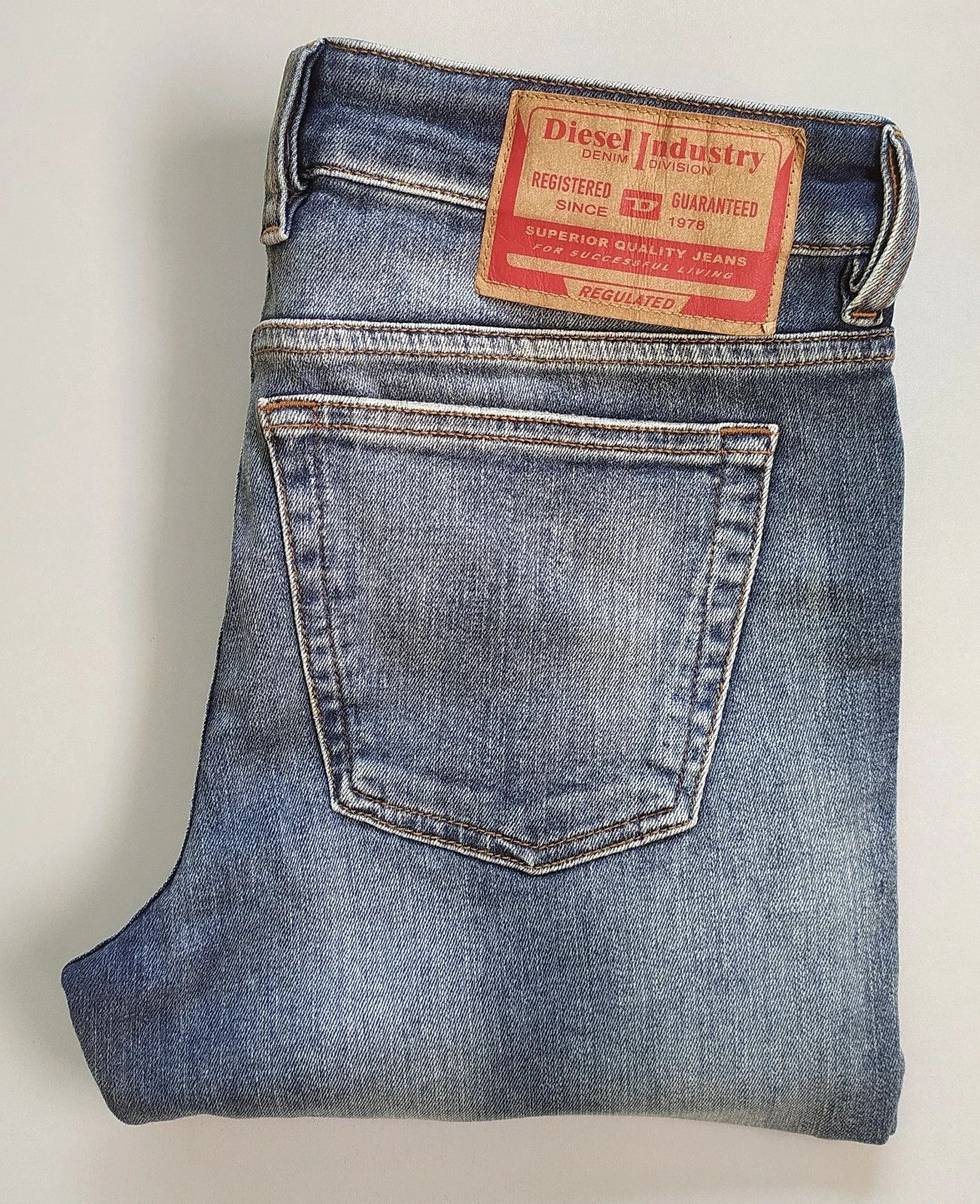 Diesel 1979 SLEENKER-R L.30 MENS JEANS T/9662