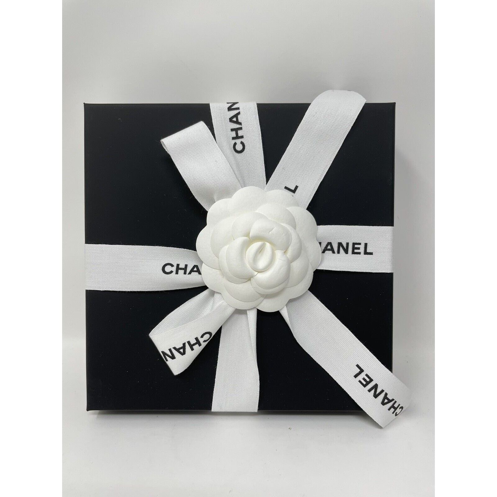 Chanel Chanel Pearl CC Chocker Necklace NWOT Size ONE SIZE - 3 Thumbnail