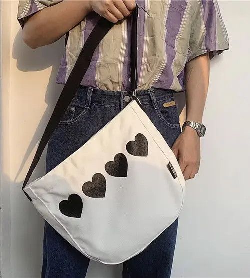 Japanese Brand Fashion heart print shoulder bag messenger bag Size ONE SIZE - 2 Thumbnail