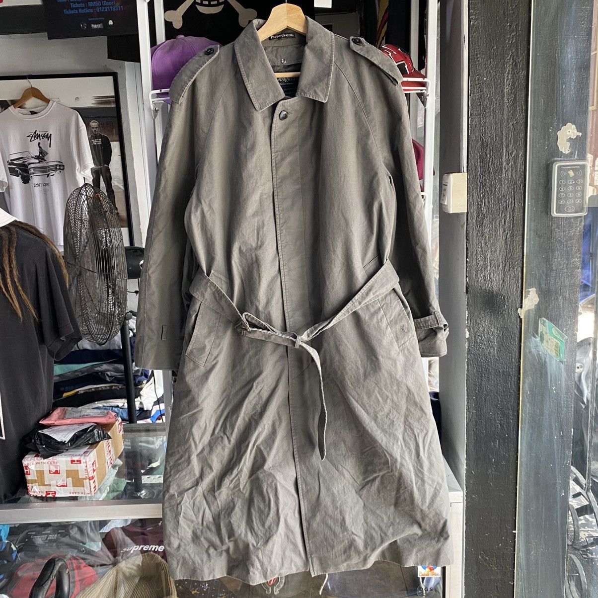 Yves Saint Laurent Vintage Yves Saint Laurent diffusion Hommes Trench coat Size US L / EU 52-54 / 3 - 1 Thumbnail