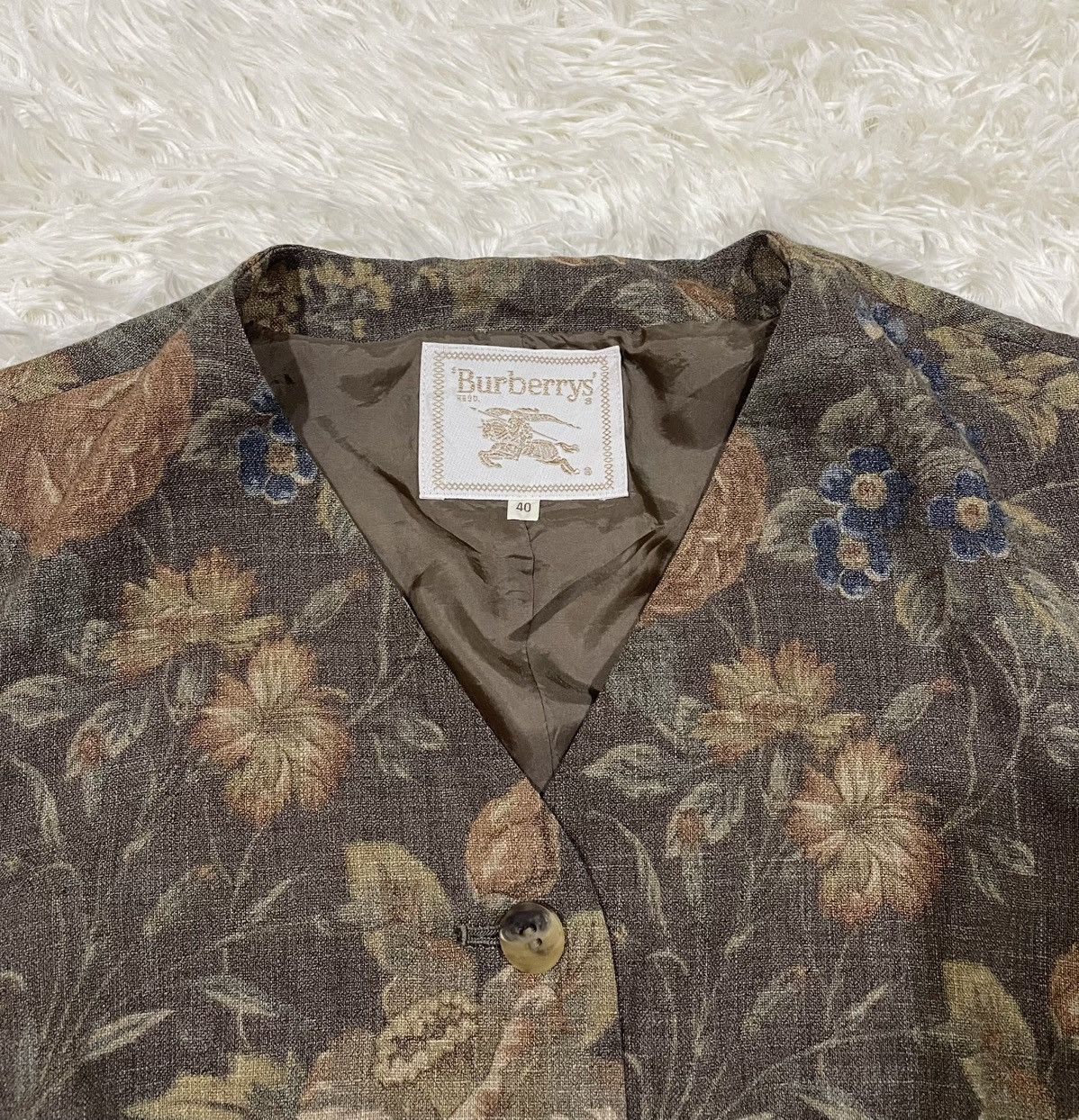 Burberry Vintage Burberrys' Floral Tapestry Vest Waistcoat 90s Size US XXS / EU 40 - 2 Thumbnail