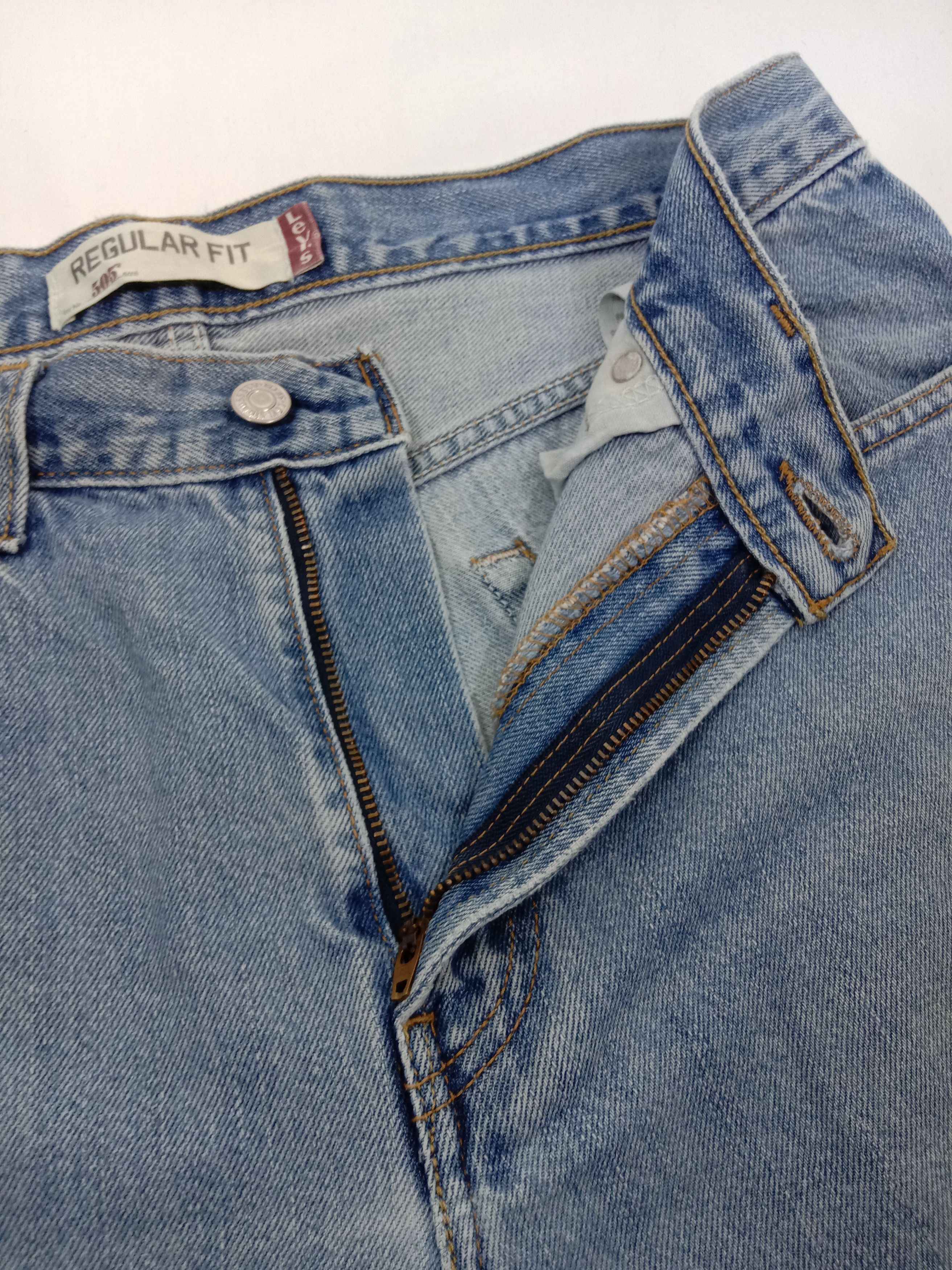 Levi's Vintage Levi's 505 Jeans Regular Fit Light Wash Denim Size US 33 - 9 Thumbnail