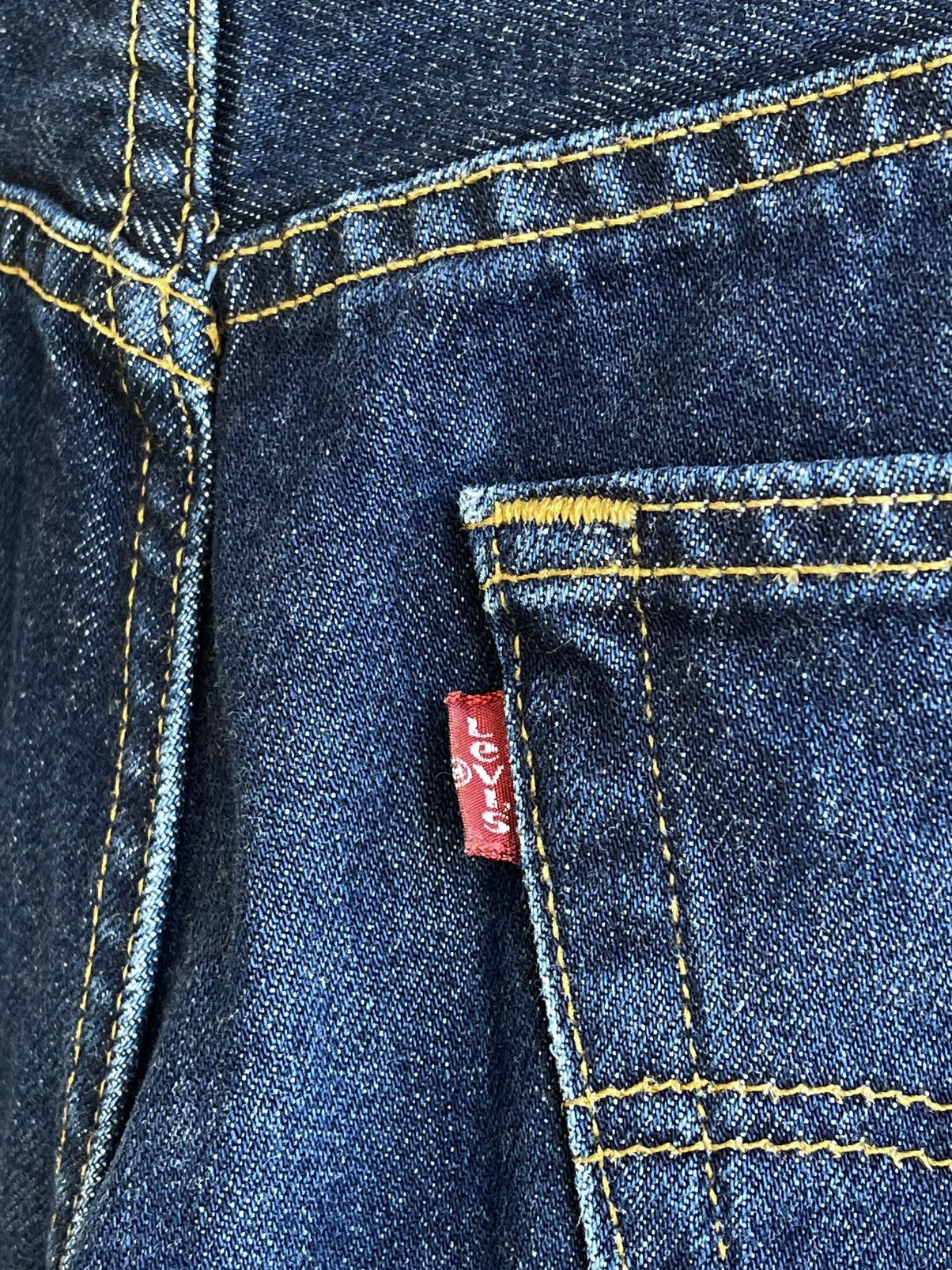 Levi's 501 Tapered Regular Fit 5 Pocket Denim Jeans 2000s 31x30 L30 Size US 31 - 11 Thumbnail
