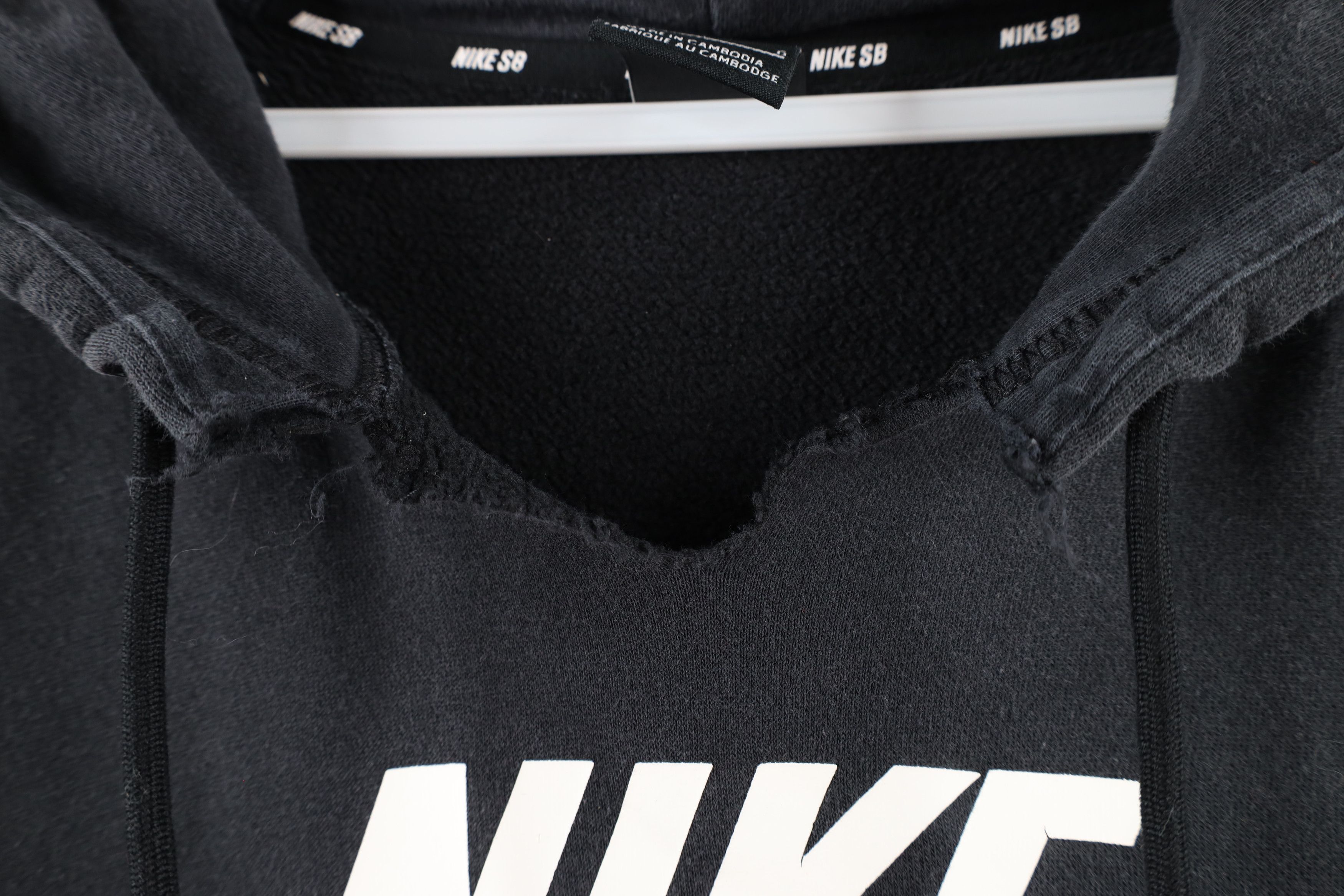 Nike Vintage Nike SB Spell Out Big Swoosh Logo Skateboard Hoodie Size US L / EU 52-54 / 3 - 5 Thumbnail
