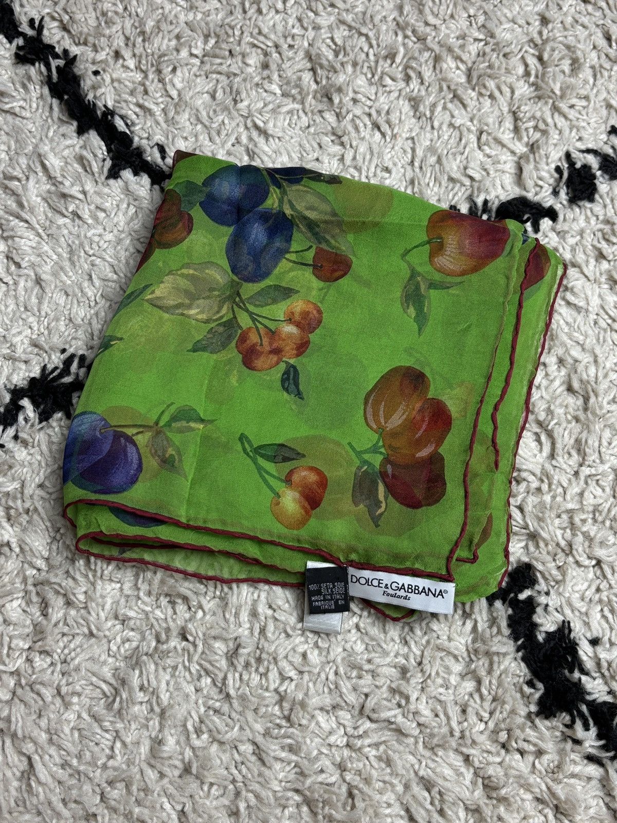 Dolce & Gabbana Dolce & Gabbana Silk Scarf Rare Print Fruit Garden Size ONE SIZE - 1 Thumbnail