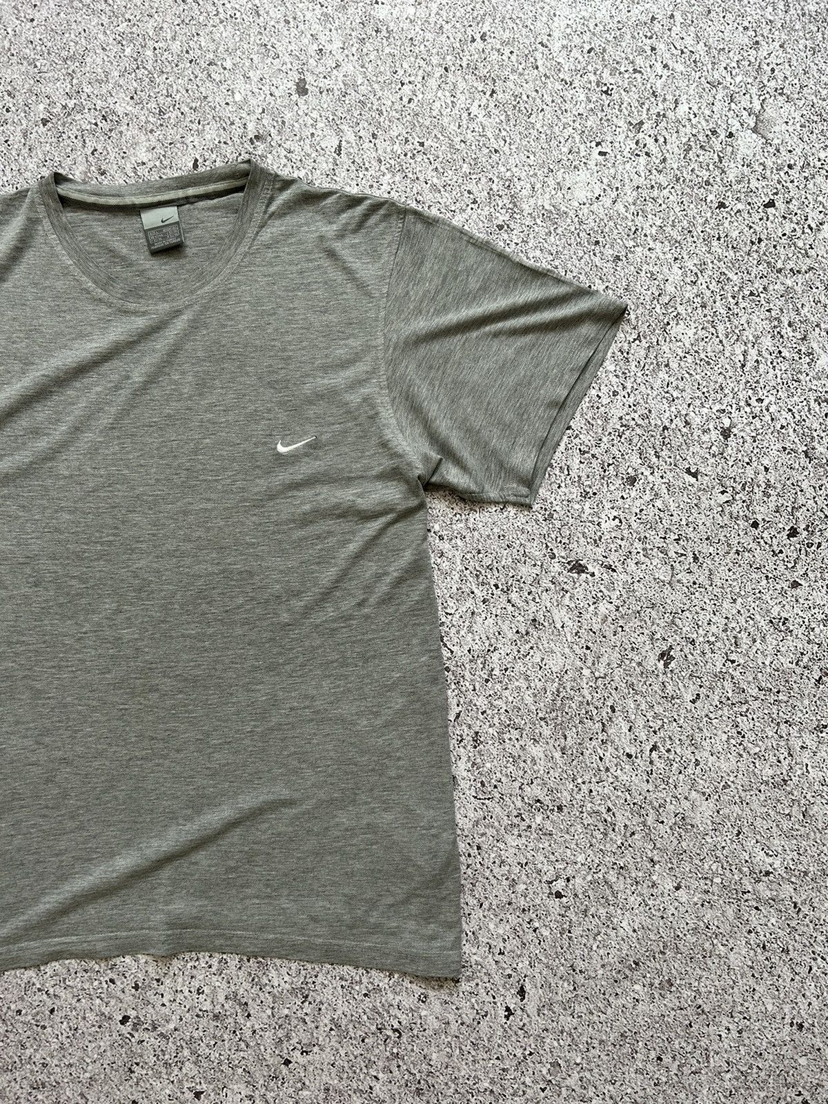 Nike × Vintage Vintage 2000s Nike Logo Swoosh T-shirt Y2K Hype Size US XL / EU 56 / 4 - 3 Thumbnail