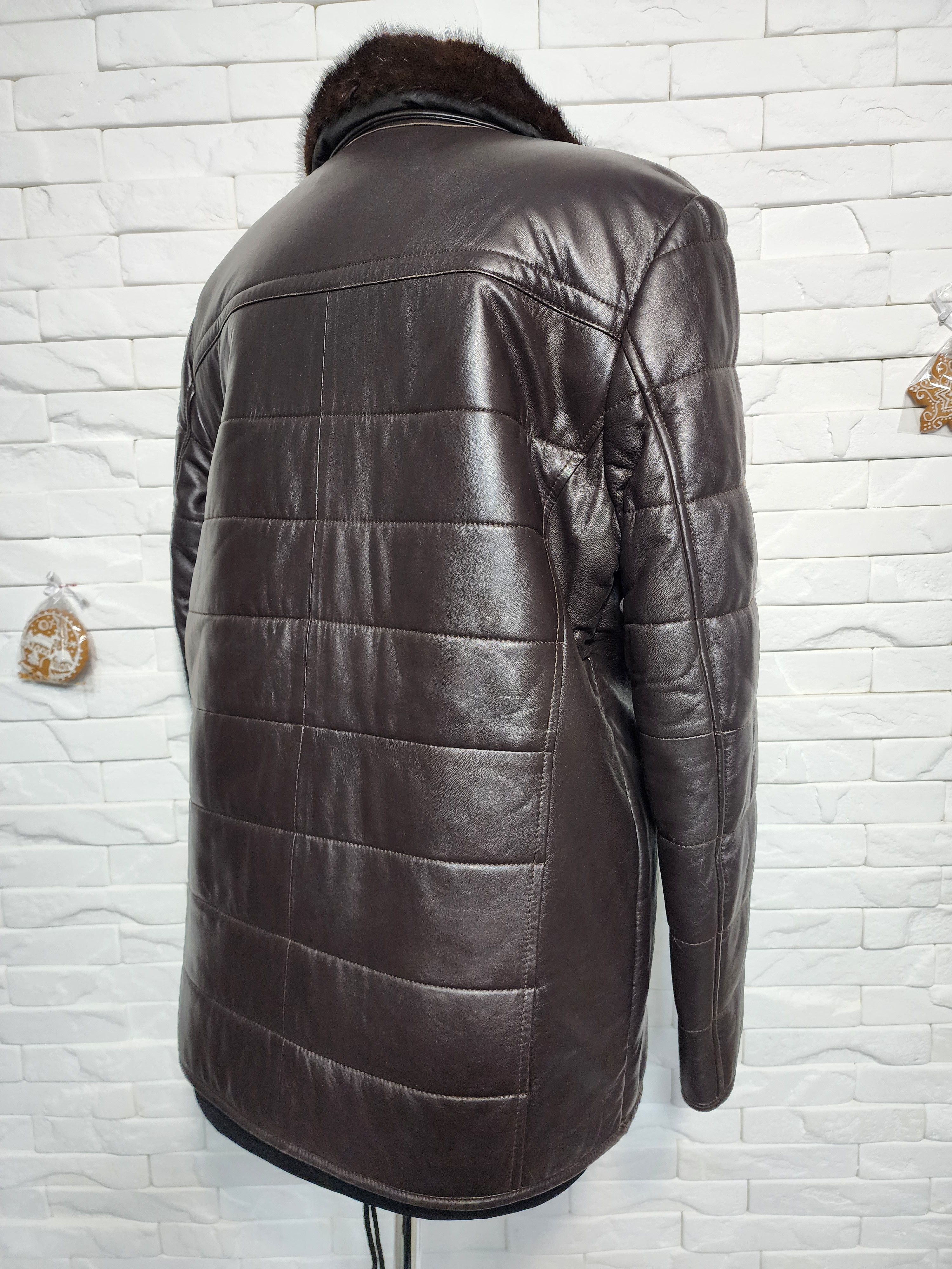 Uniqlo Men's Brown Sheepskin Coat: Genuine Fur, Plastic Zipper Size US L / EU 52-54 / 3 - 4 Thumbnail
