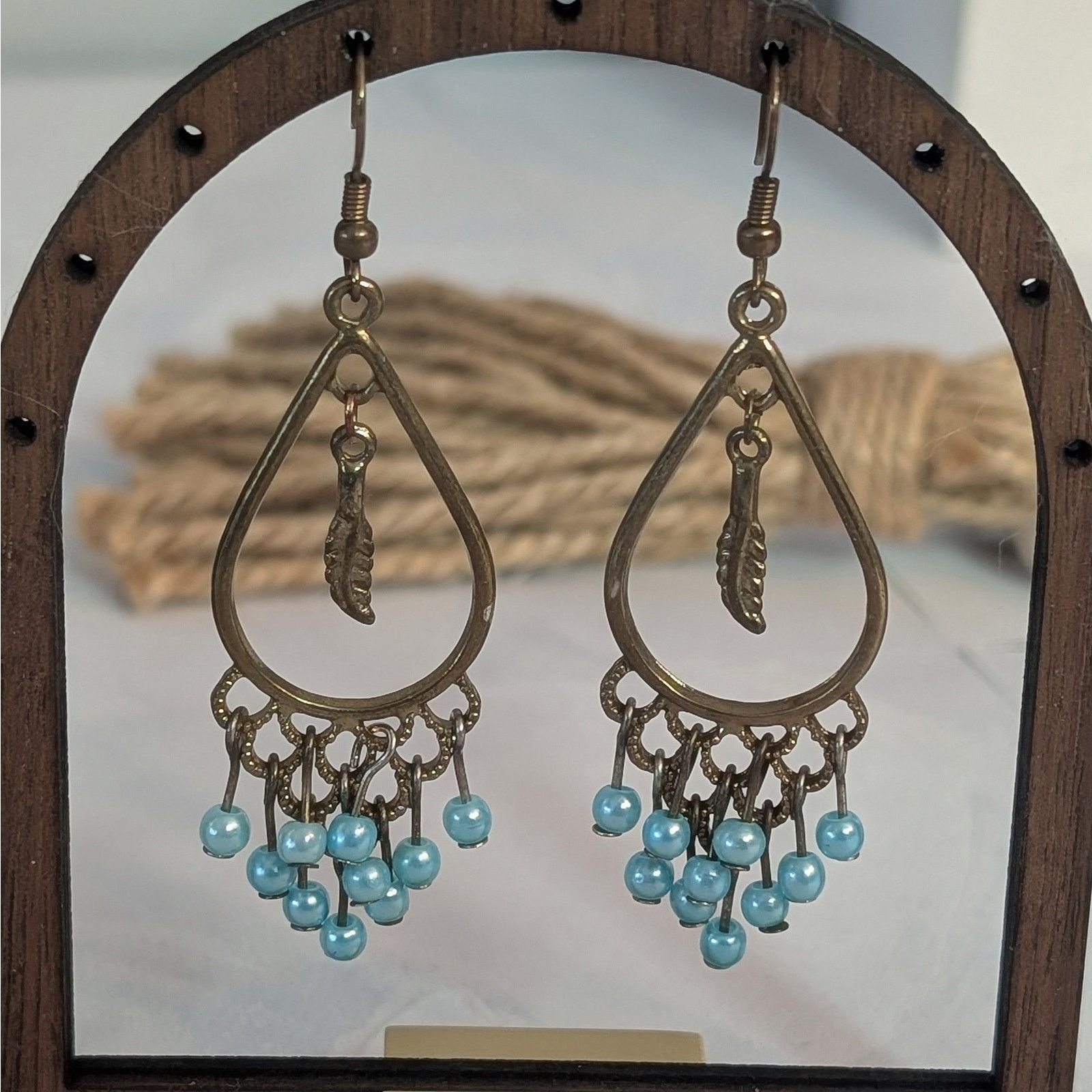Other Boho Chic VTG 1980s Leaf & Blue Beaded Chandelier Earrings Size ONE SIZE - 3 Thumbnail