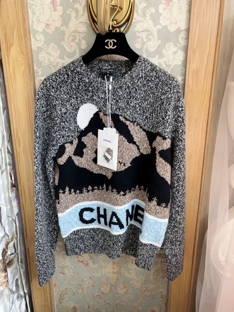 Chanel Chanel 24N Ski Sweater Size XS / US 0-2 / IT 36-38 - 1 Thumbnail